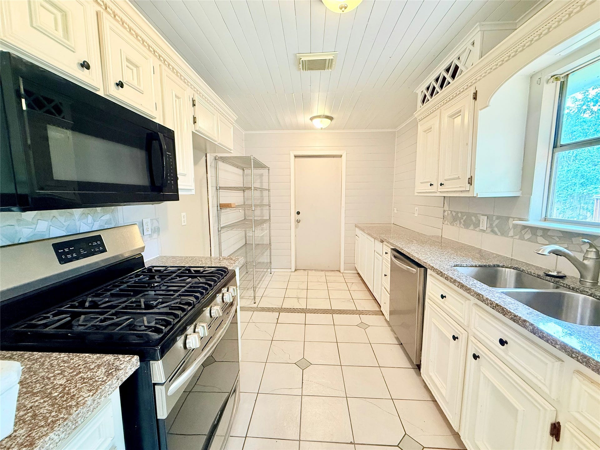 1014 Pimlico Drive, Pearland, TX 77584 1014 Pimlico Drive, Pearland, TX 77584