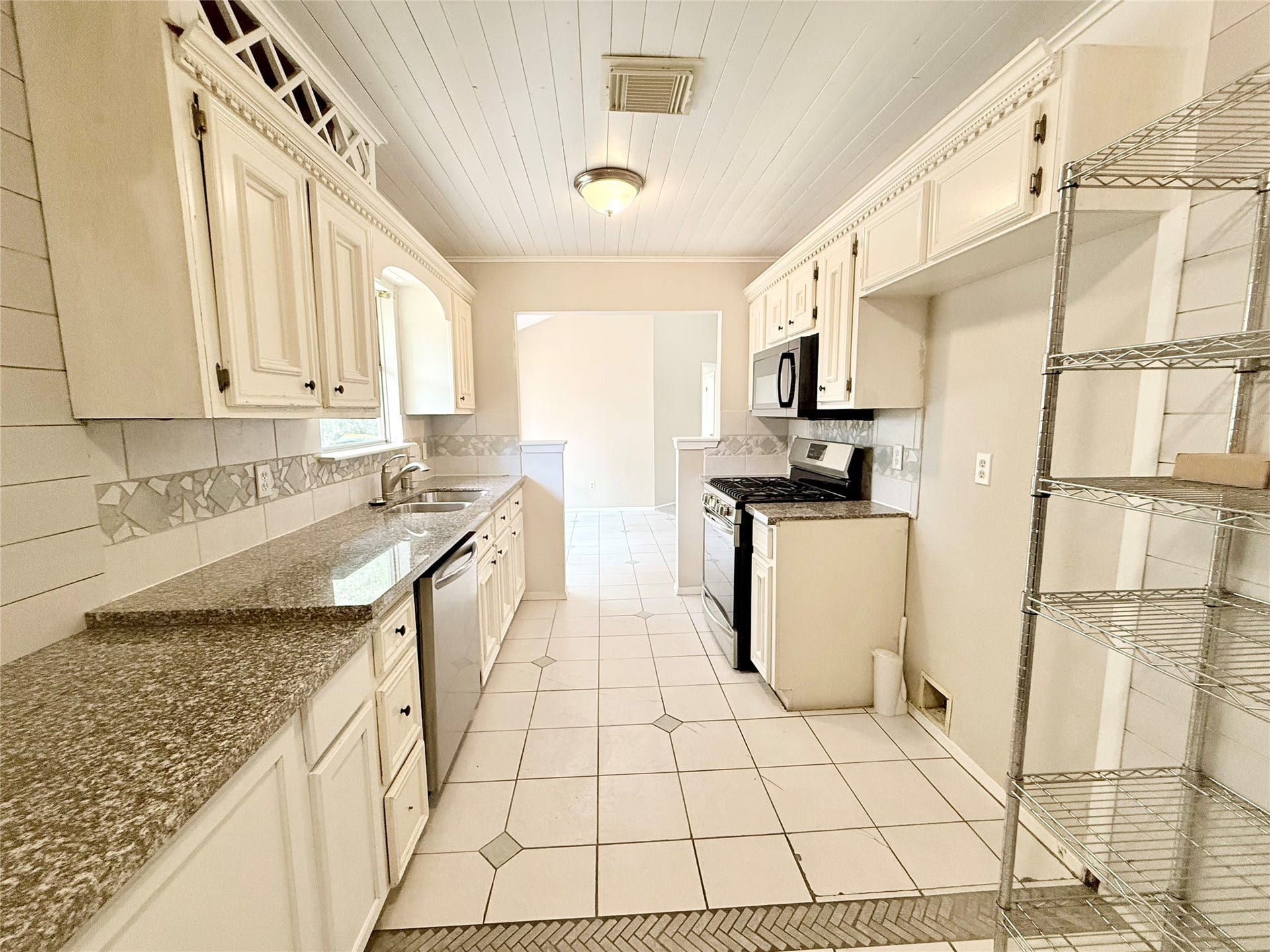 1014 Pimlico Drive, Pearland, TX 77584 1014 Pimlico Drive, Pearland, TX 77584
