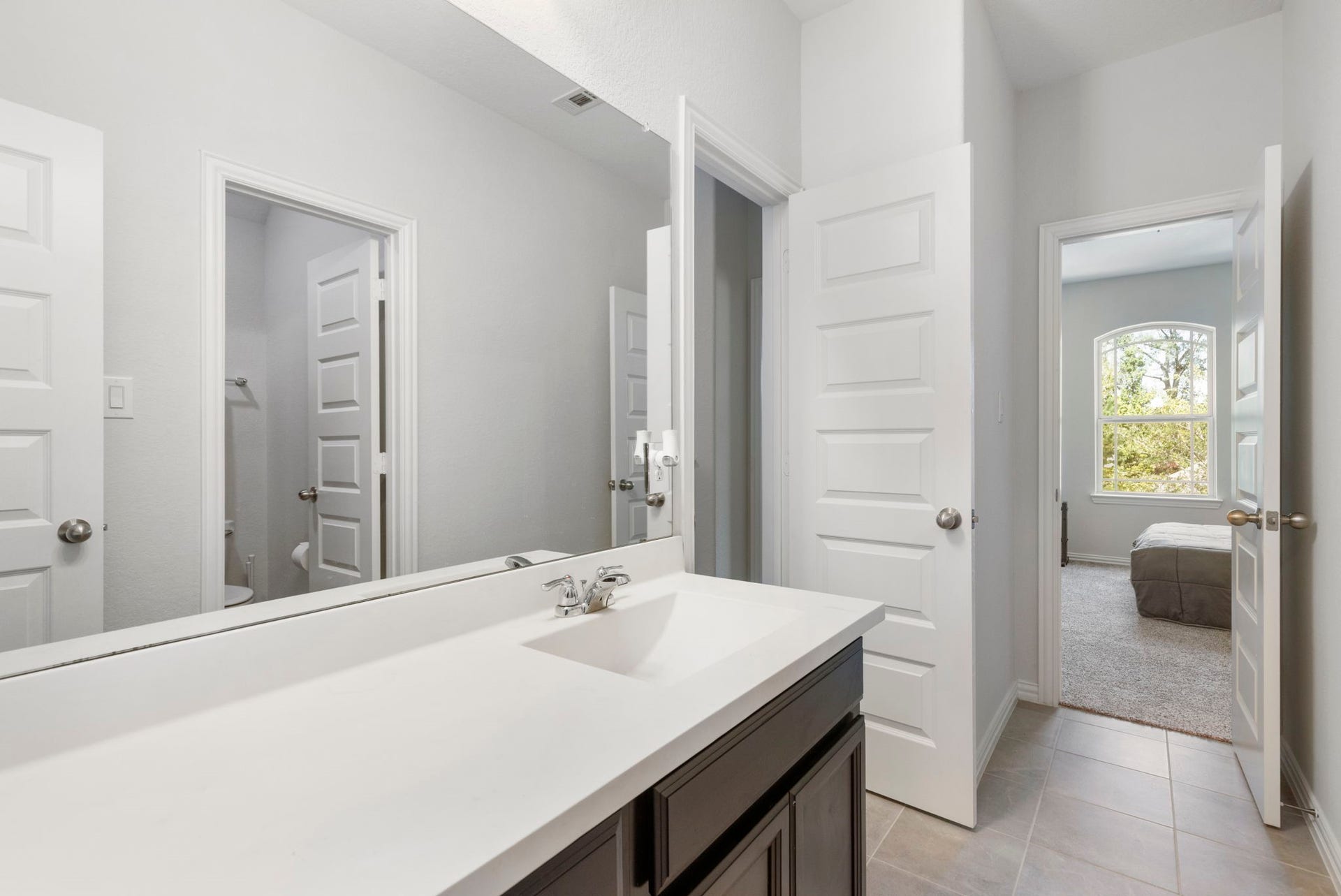 The full secondary bath upstairs.
