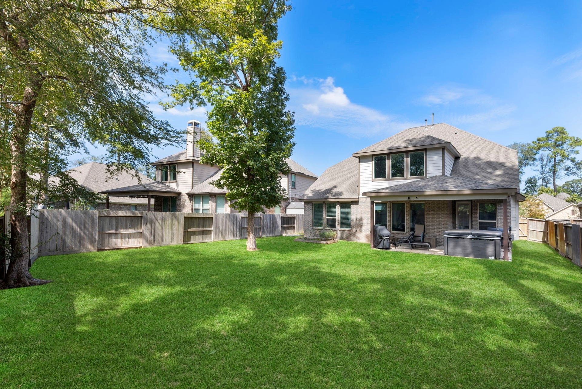 The large backyard has endless of possibilities to create your dream backyard!