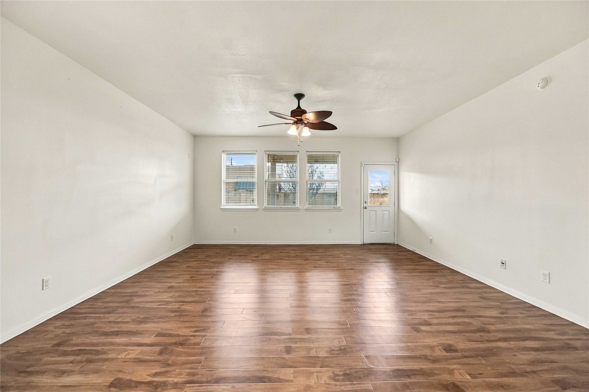 9707 Golden Cypress Drive, Rosharon, TX 77583 9707 Golden Cypress Drive, Rosharon, TX 77583