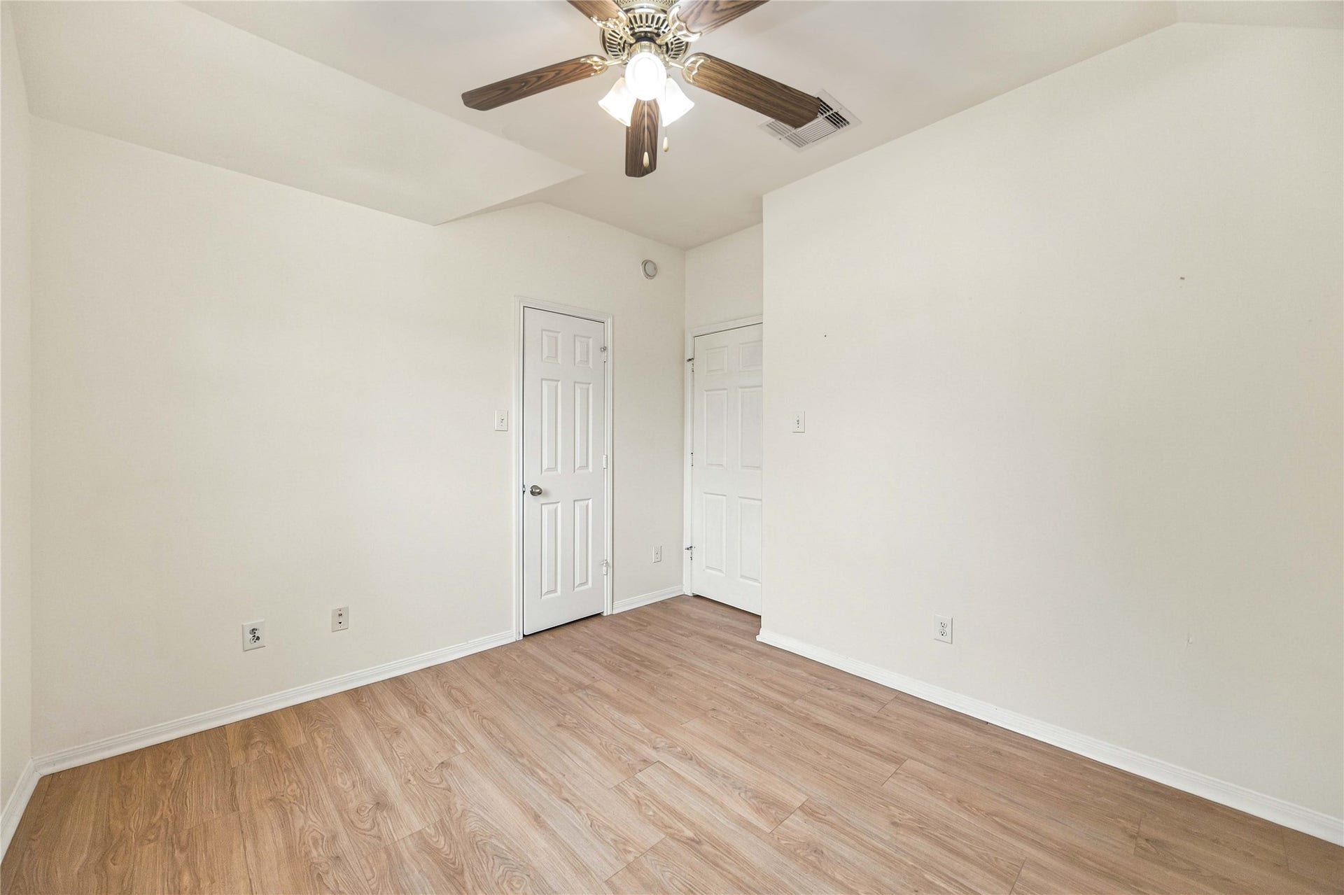 9707 Golden Cypress Drive, Rosharon, TX 77583 9707 Golden Cypress Drive, Rosharon, TX 77583