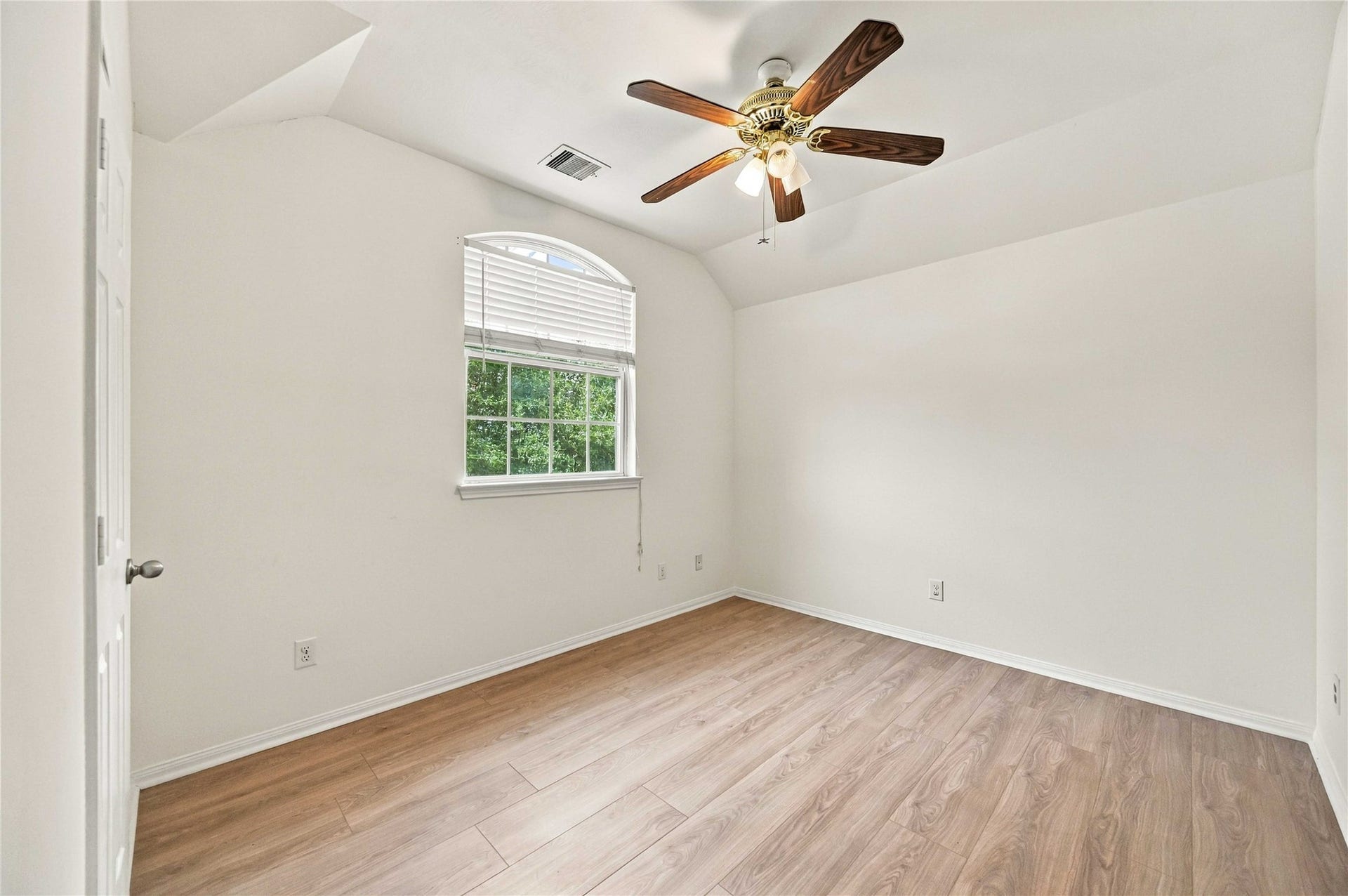 9707 Golden Cypress Drive, Rosharon, TX 77583 9707 Golden Cypress Drive, Rosharon, TX 77583