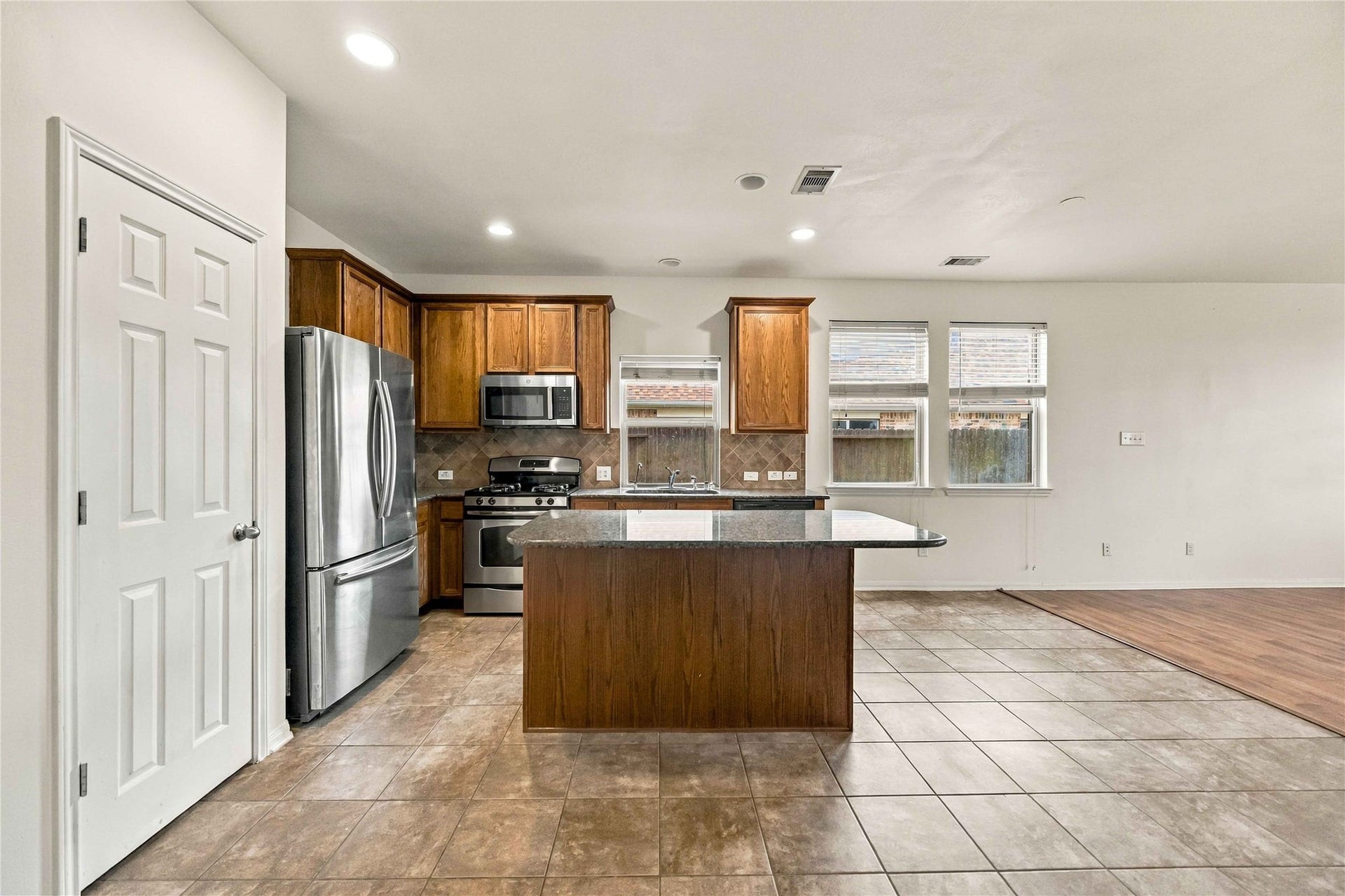 9707 Golden Cypress Drive, Rosharon, TX 77583 9707 Golden Cypress Drive, Rosharon, TX 77583