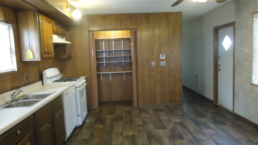 Property photo for 106 Gossett Street, #A, Highlands, TX