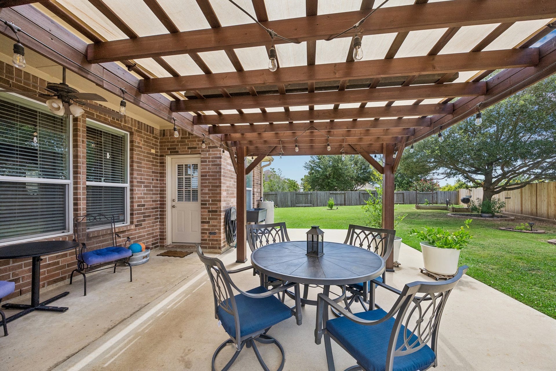26251 Caper Meadow Lane, Katy, TX 77494 The back of the home faces south so there is very little afternoon sun, so this area is easily enjoyed after work.