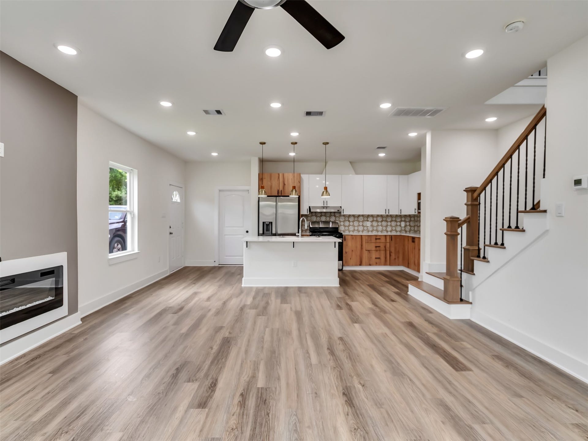 855 S Victory Drive, #C, Houston, TX 77088 855 S Victory Drive, #C, Houston, TX 77088