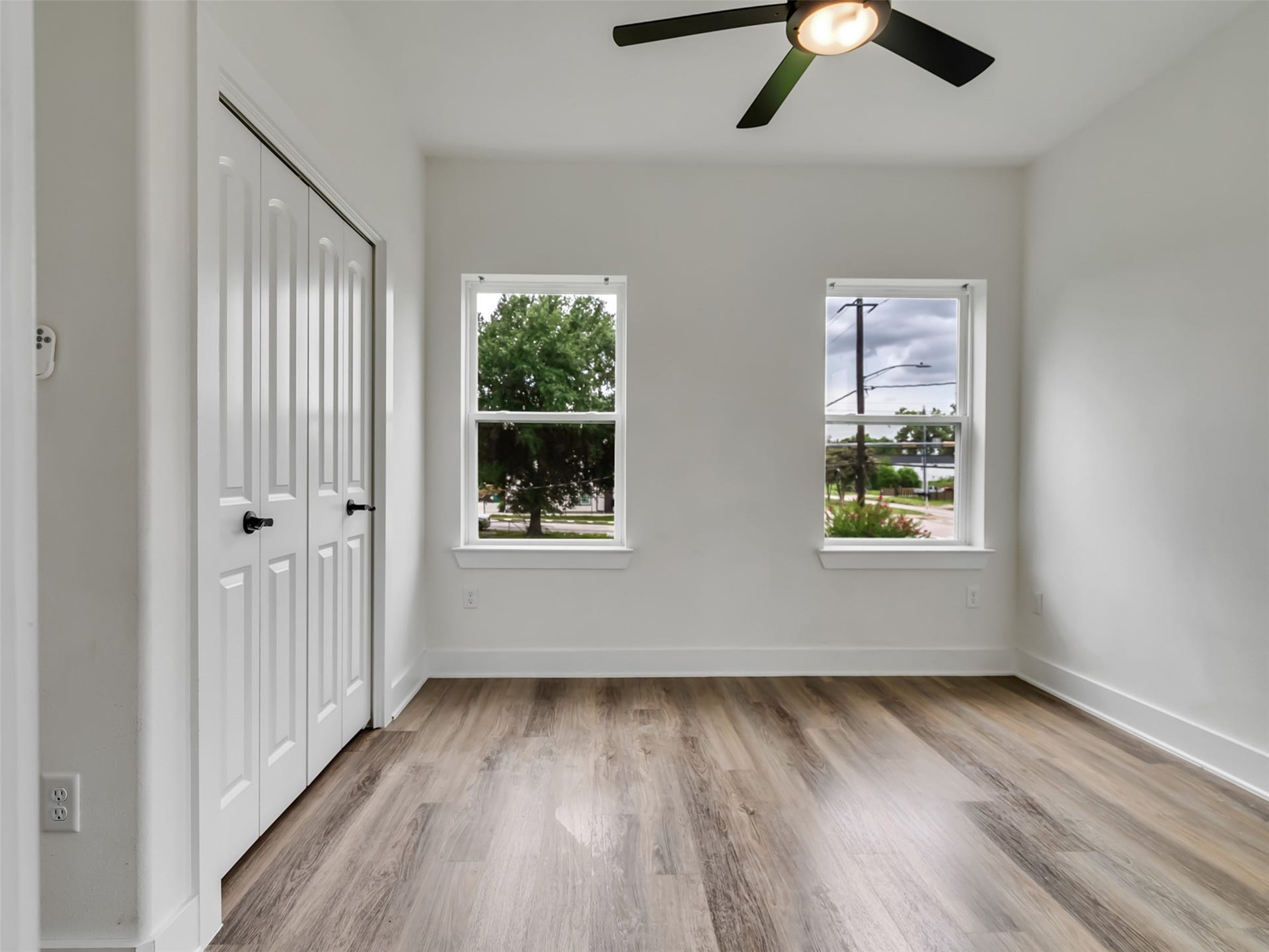 855 S Victory Drive, #C, Houston, TX 77088 3rd Bedroom