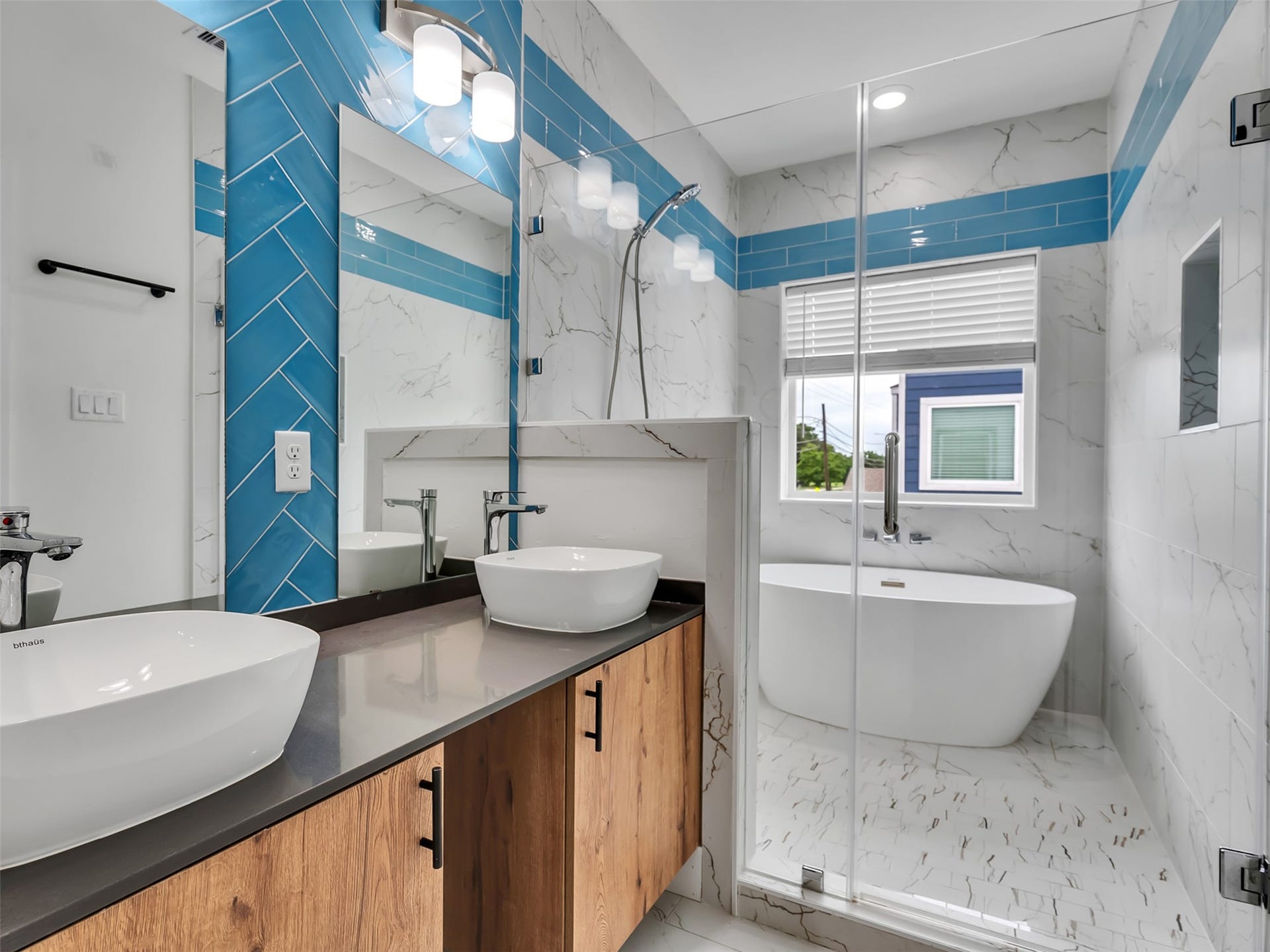 855 S Victory Drive, #C, Houston, TX 77088 855 S Victory Drive, #C, Houston, TX 77088