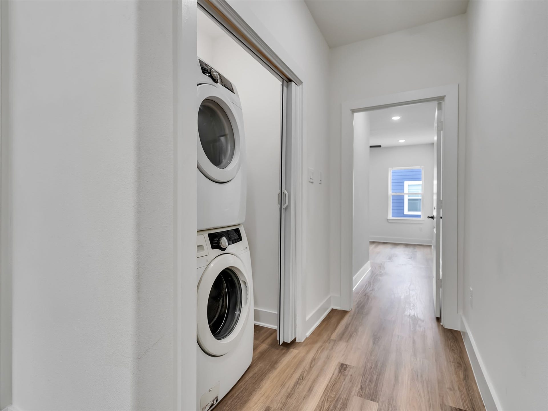 855 S Victory Drive, #C, Houston, TX 77088 Laundry Area