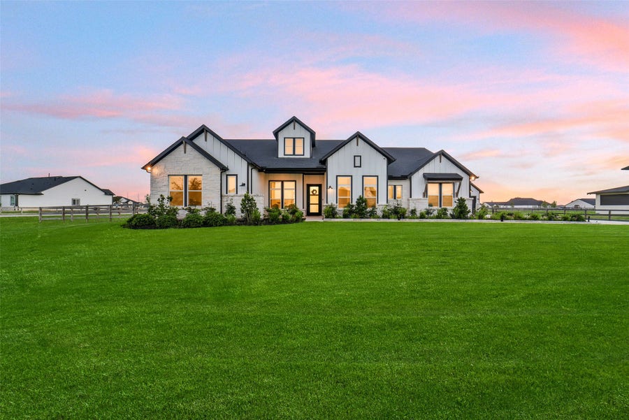 Property photo for 2016 Prairie Meadow Trail, Waller, TX