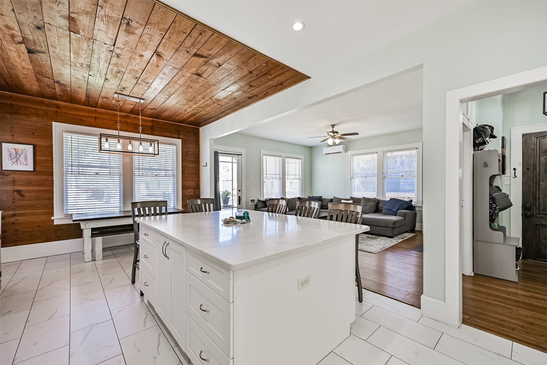 3519 Avenue R 1/2, Galveston, TX 77550 3519 Avenue R 1/2, Galveston, TX 77550