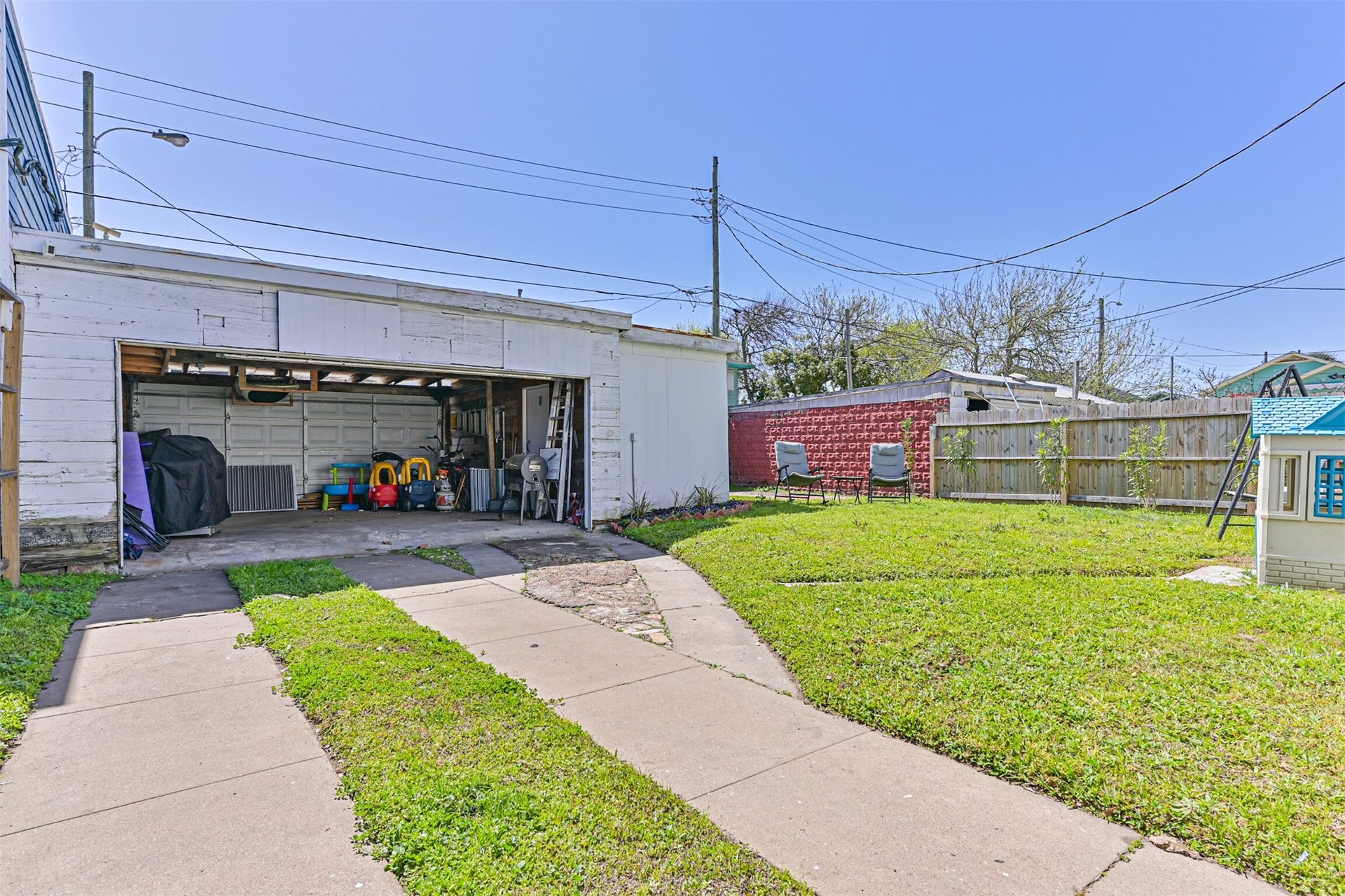 3519 Avenue R 1/2, Galveston, TX 77550 3519 Avenue R 1/2, Galveston, TX 77550
