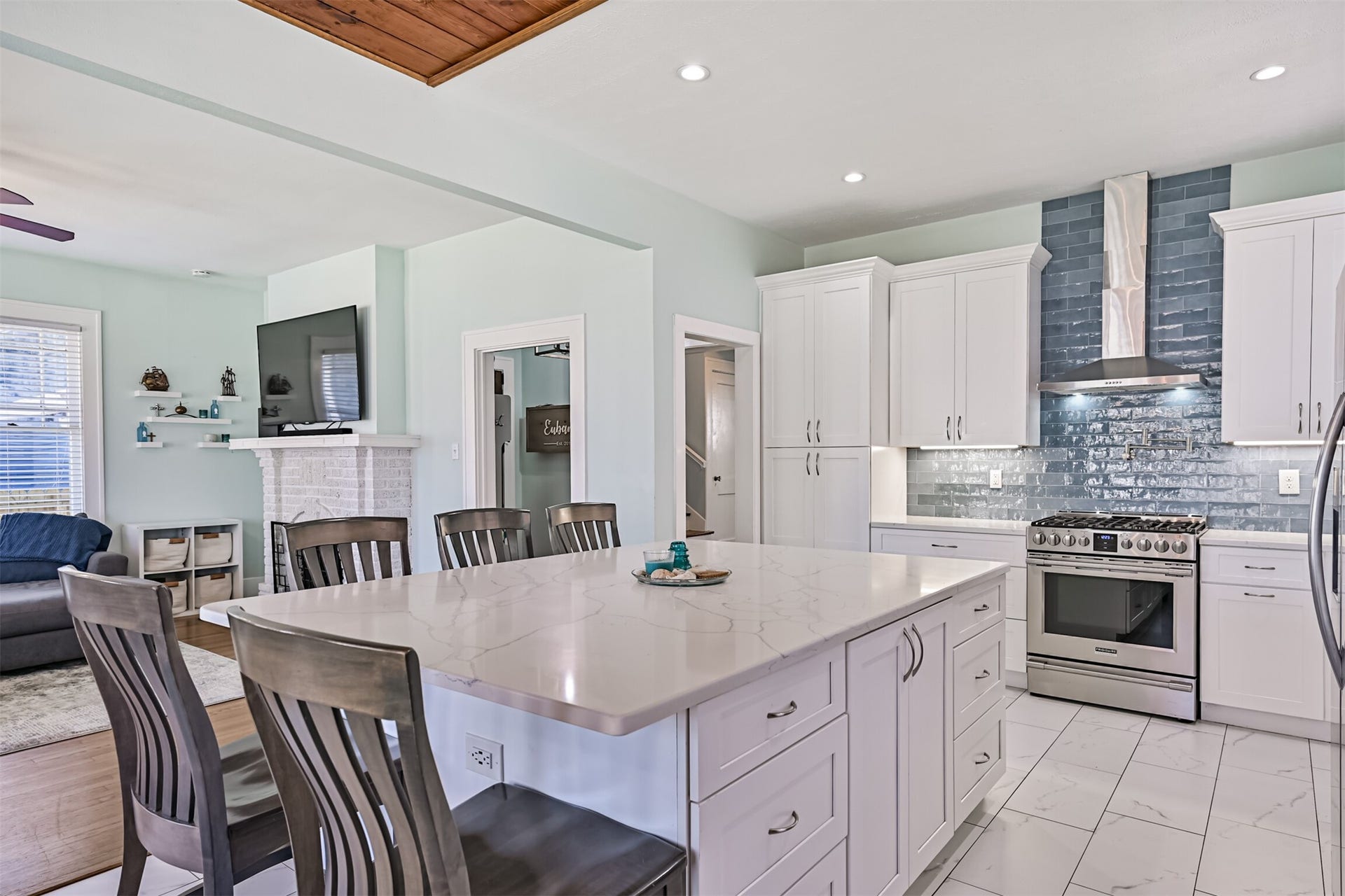 3519 Avenue R 1/2, Galveston, TX 77550 3519 Avenue R 1/2, Galveston, TX 77550