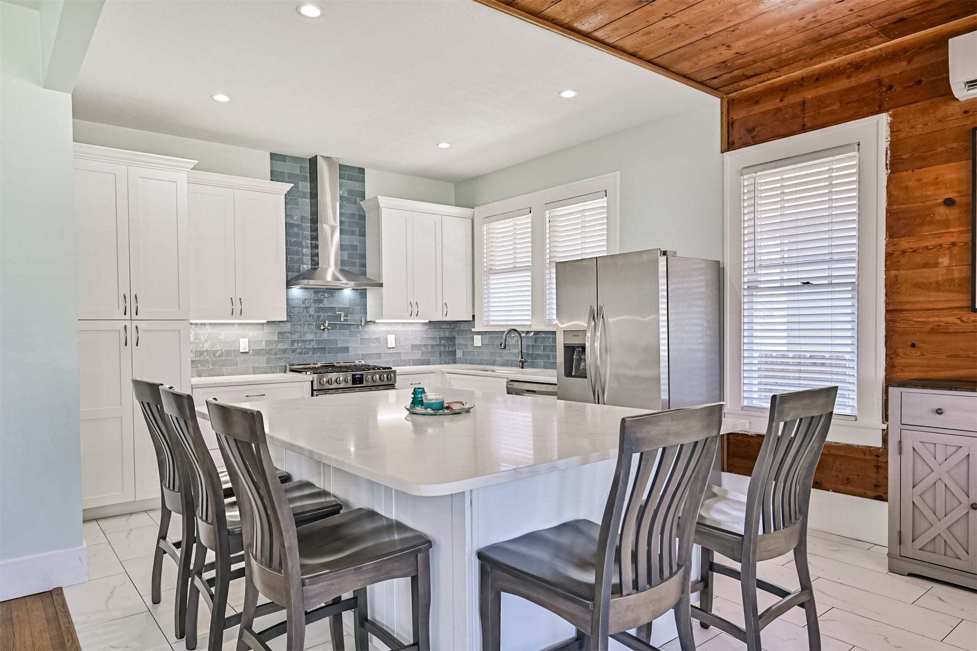 3519 Avenue R 1/2, Galveston, TX 77550 3519 Avenue R 1/2, Galveston, TX 77550