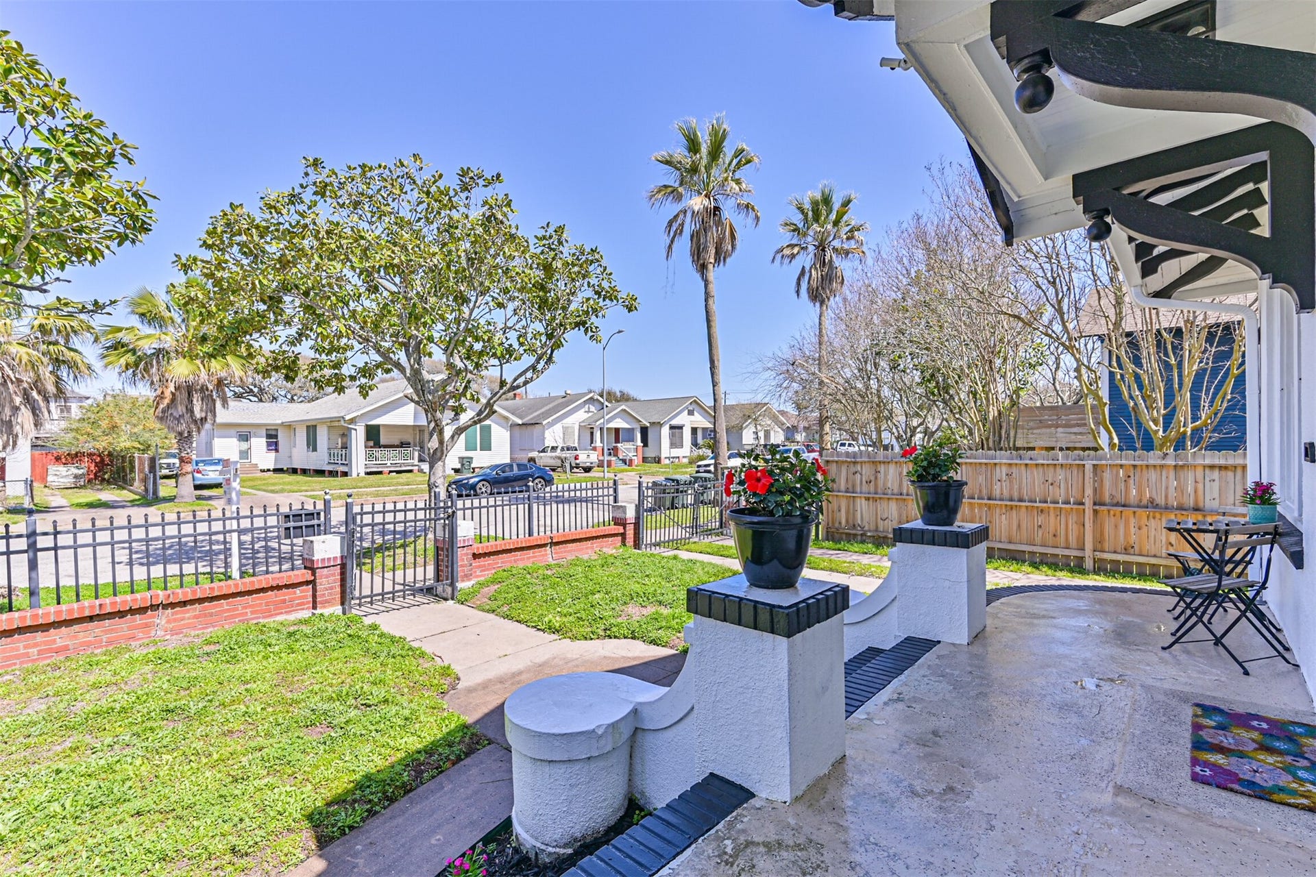 3519 Avenue R 1/2, Galveston, TX 77550 3519 Avenue R 1/2, Galveston, TX 77550