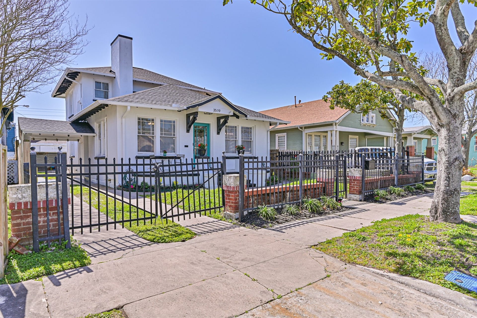 3519 Avenue R 1/2, Galveston, TX 77550 3519 Avenue R 1/2, Galveston, TX 77550