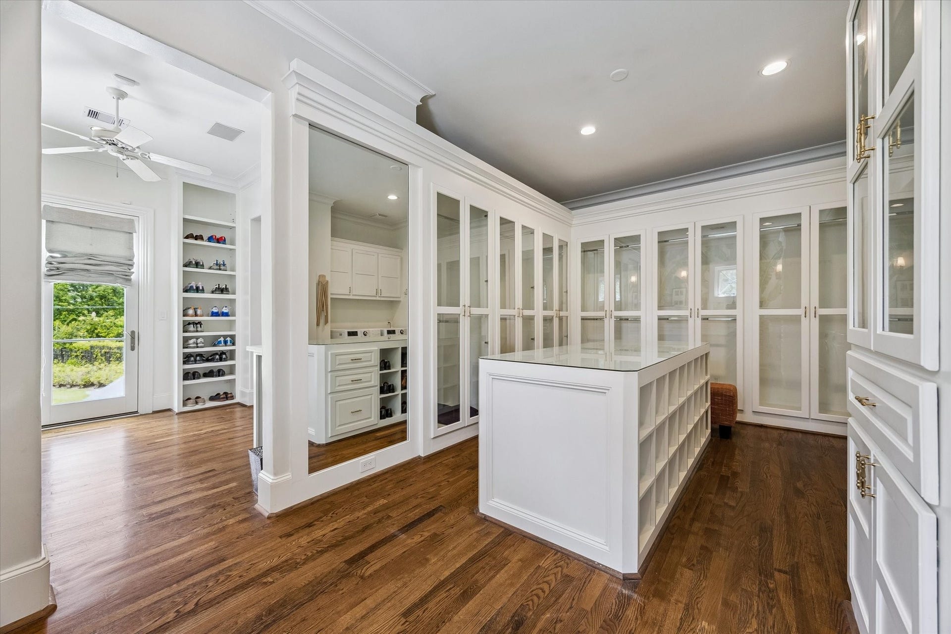 24 Crestwood Drive, Houston, TX 77007 24 Crestwood Drive, Houston, TX 77007