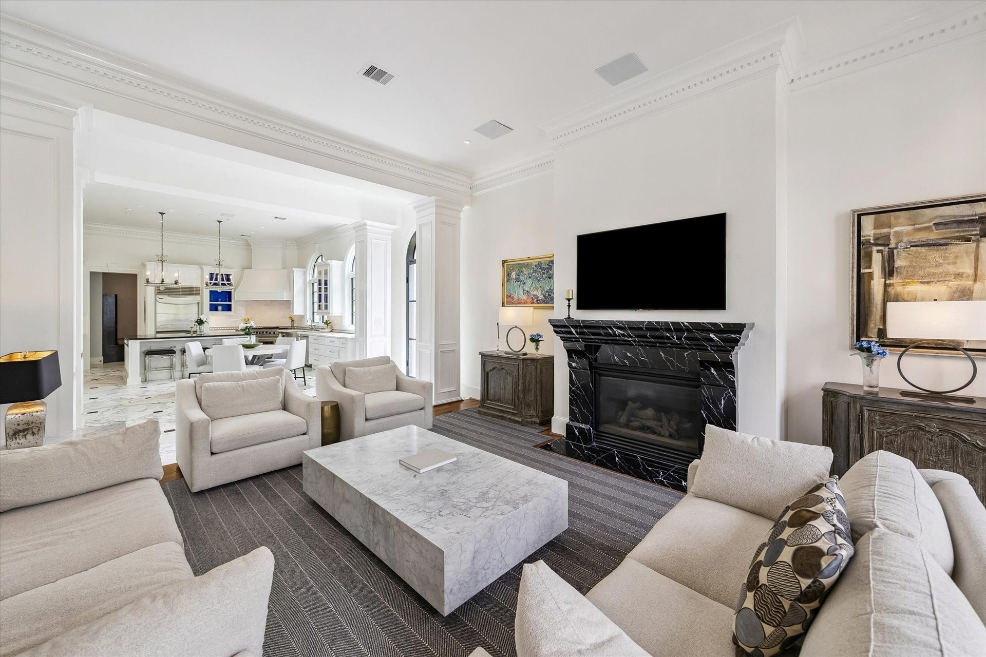 24 Crestwood Drive, Houston, TX 77007 24 Crestwood Drive, Houston, TX 77007