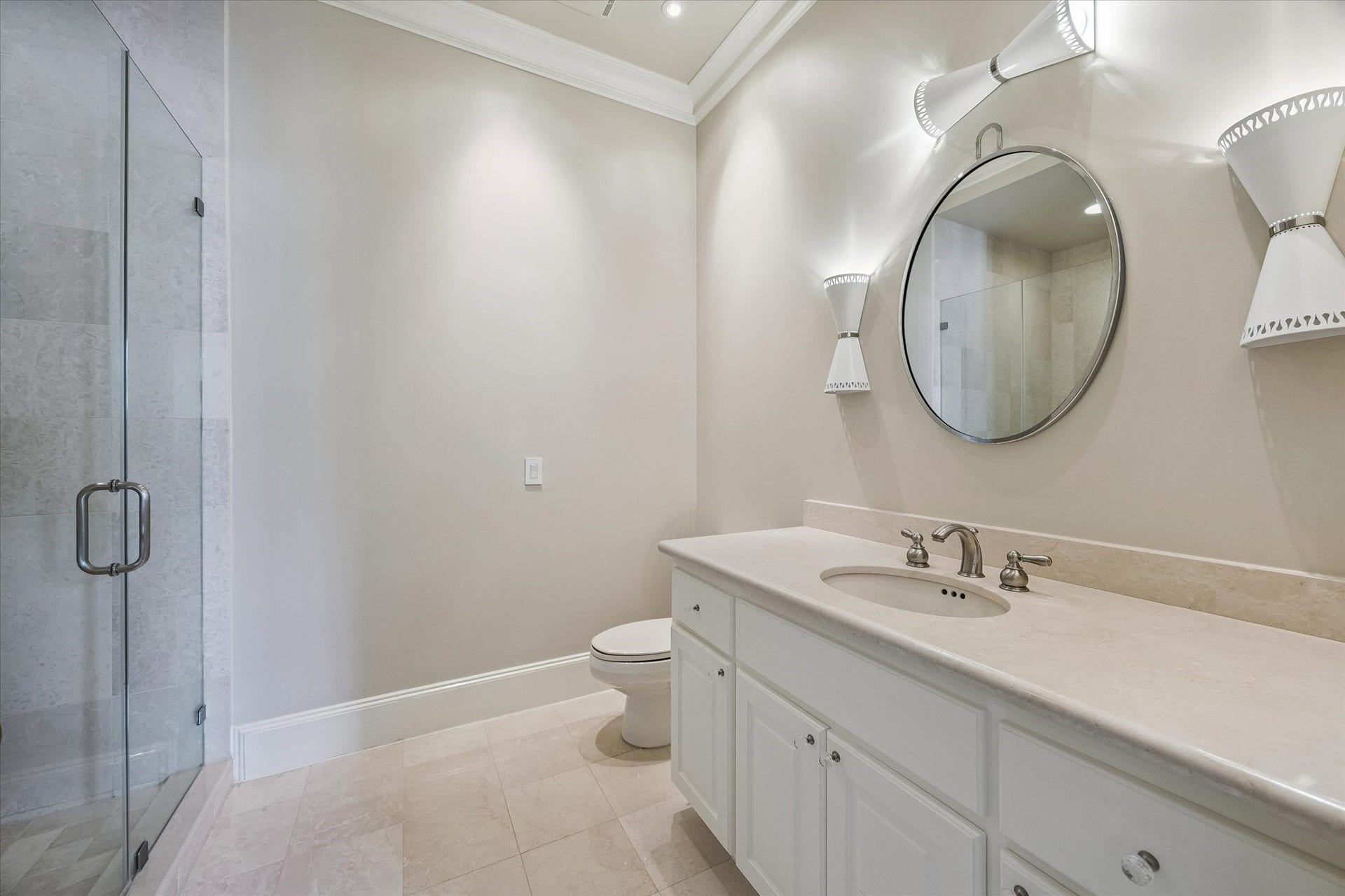 24 Crestwood Drive, Houston, TX 77007 24 Crestwood Drive, Houston, TX 77007