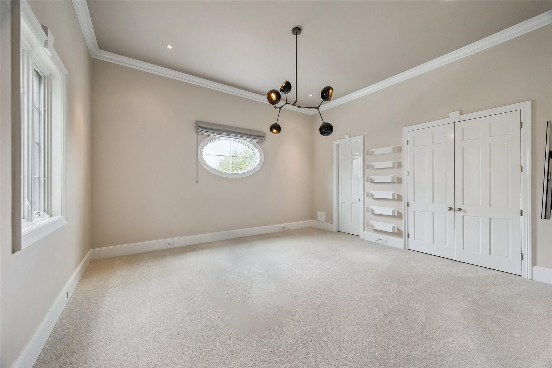 24 Crestwood Drive, Houston, TX 77007 24 Crestwood Drive, Houston, TX 77007