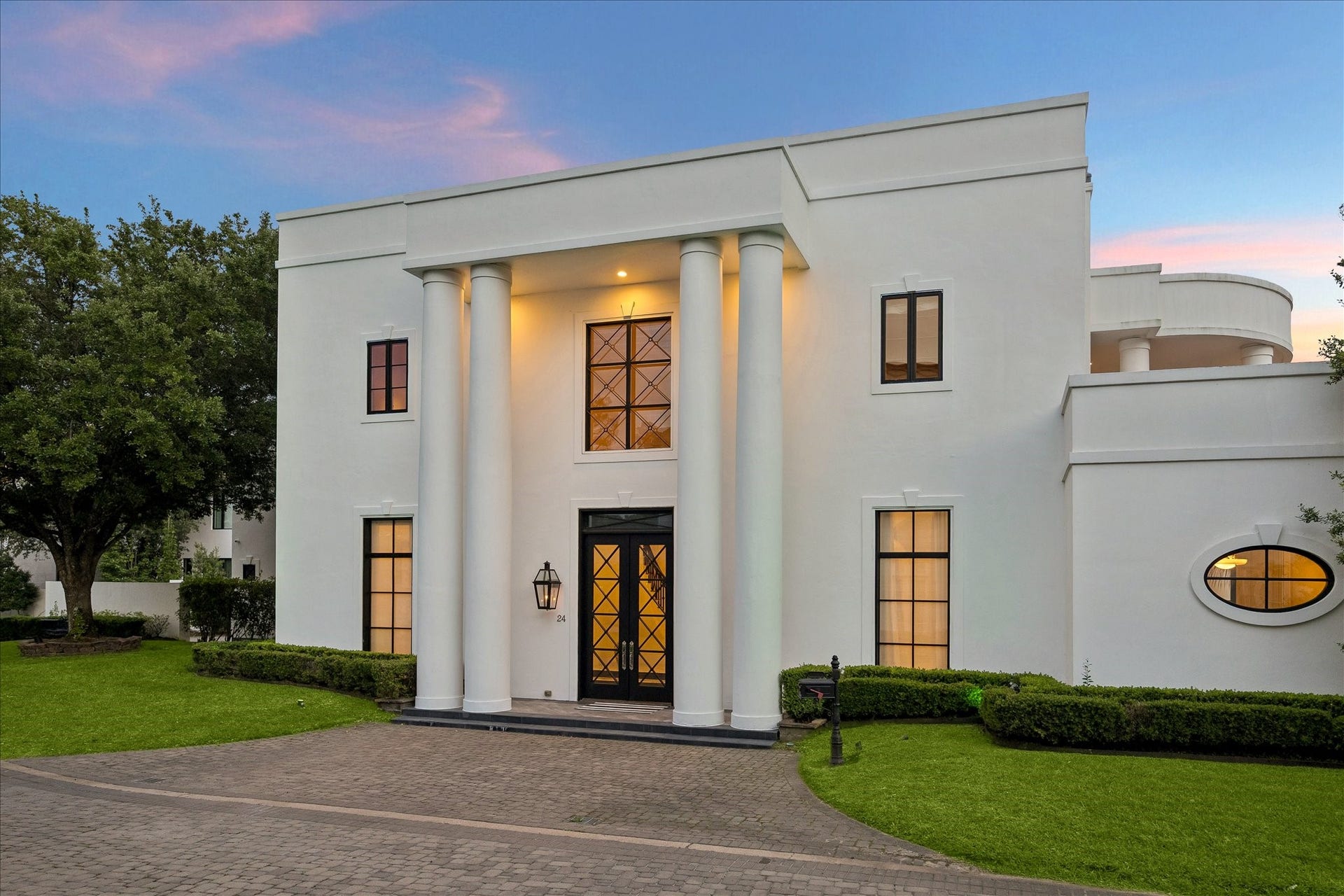 24 Crestwood Drive, Houston, TX 77007 24 Crestwood Drive, Houston, TX 77007