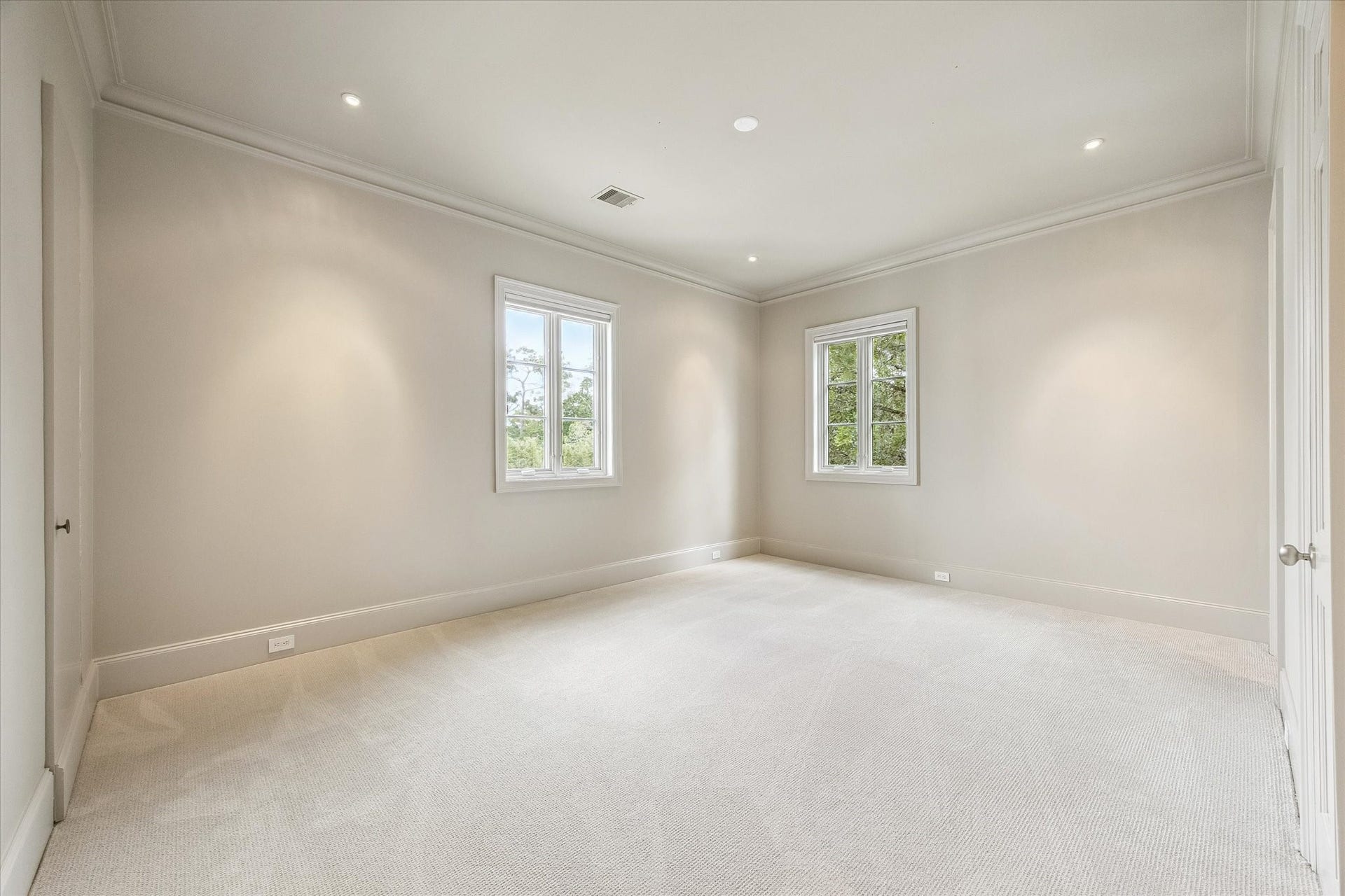 24 Crestwood Drive, Houston, TX 77007 24 Crestwood Drive, Houston, TX 77007