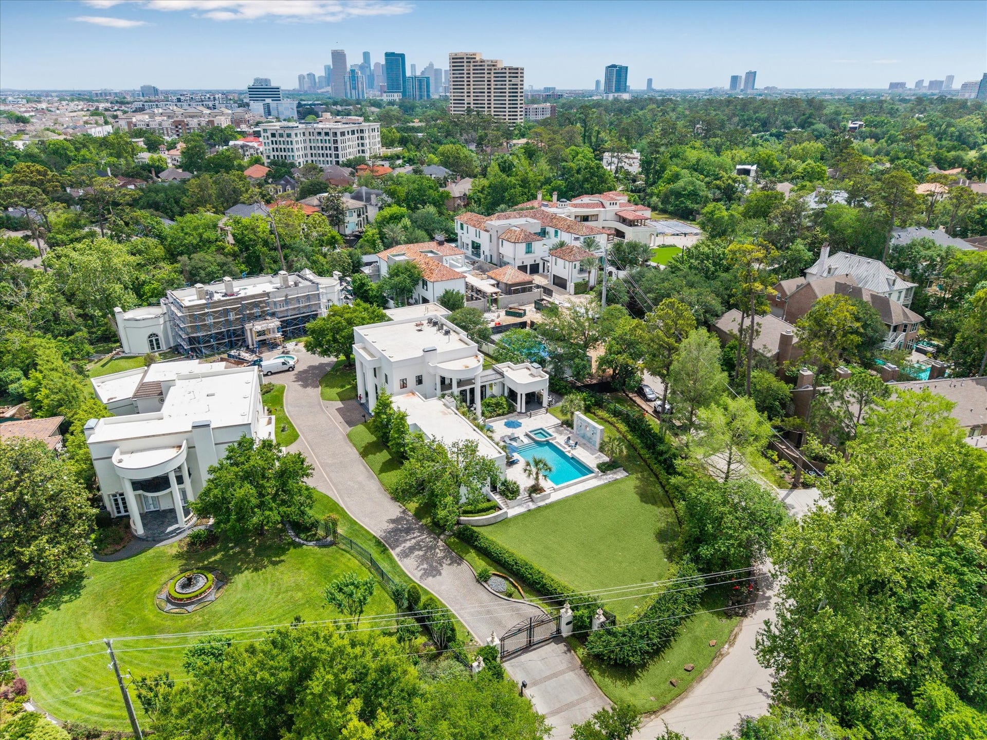 24 Crestwood Drive, Houston, TX 77007 24 Crestwood Drive, Houston, TX 77007