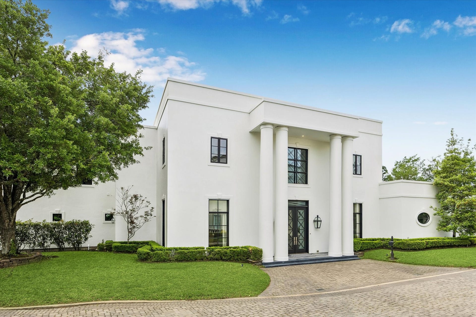 24 Crestwood Drive, Houston, TX 77007 24 Crestwood Drive, Houston, TX 77007