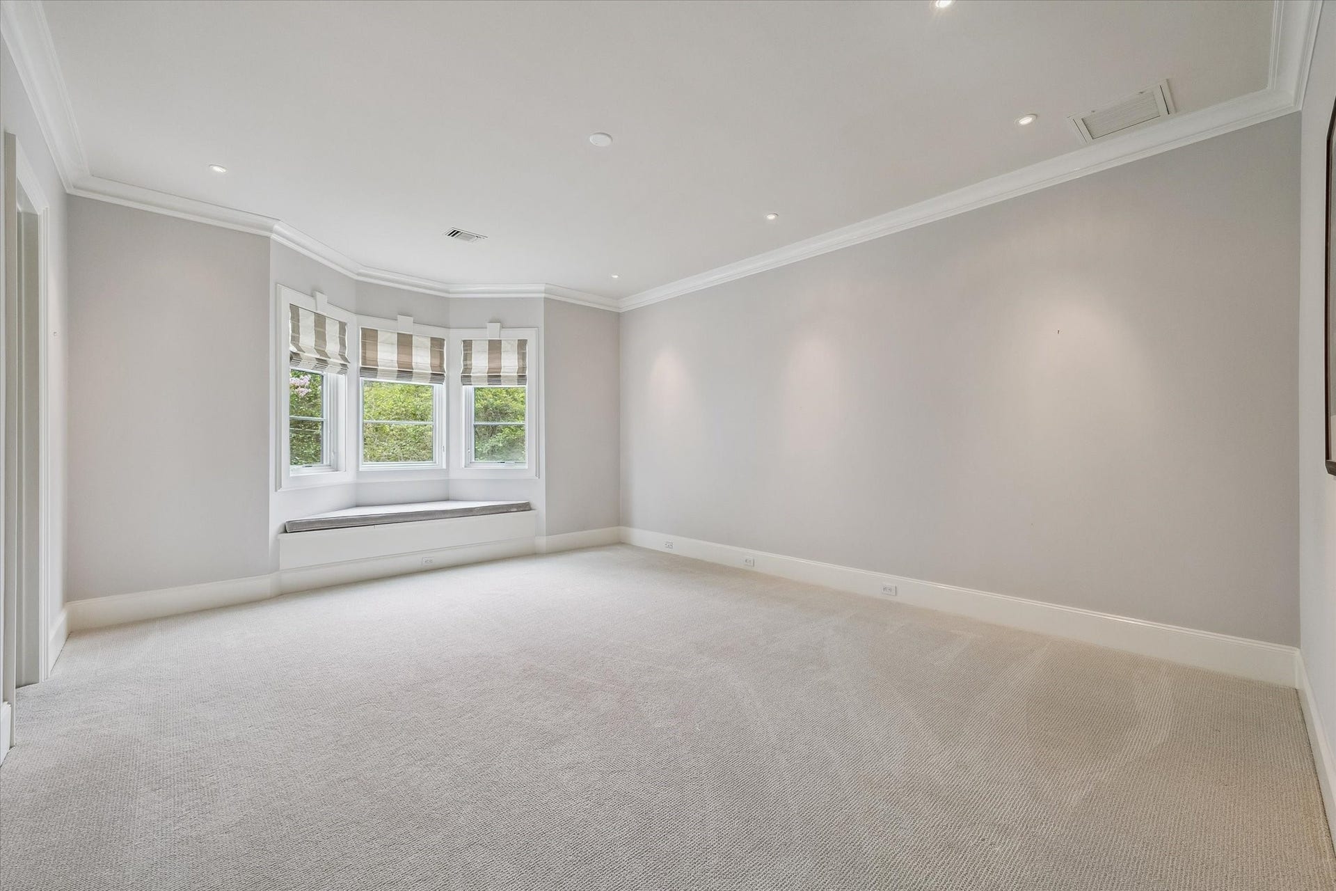 24 Crestwood Drive, Houston, TX 77007 24 Crestwood Drive, Houston, TX 77007