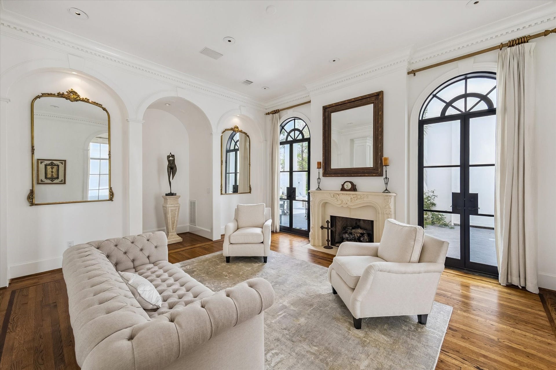 24 Crestwood Drive, Houston, TX 77007 24 Crestwood Drive, Houston, TX 77007