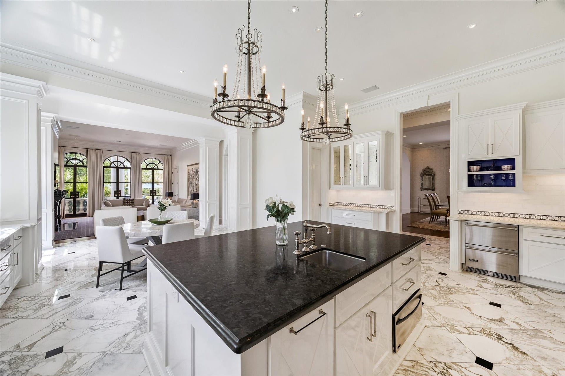 24 Crestwood Drive, Houston, TX 77007 24 Crestwood Drive, Houston, TX 77007