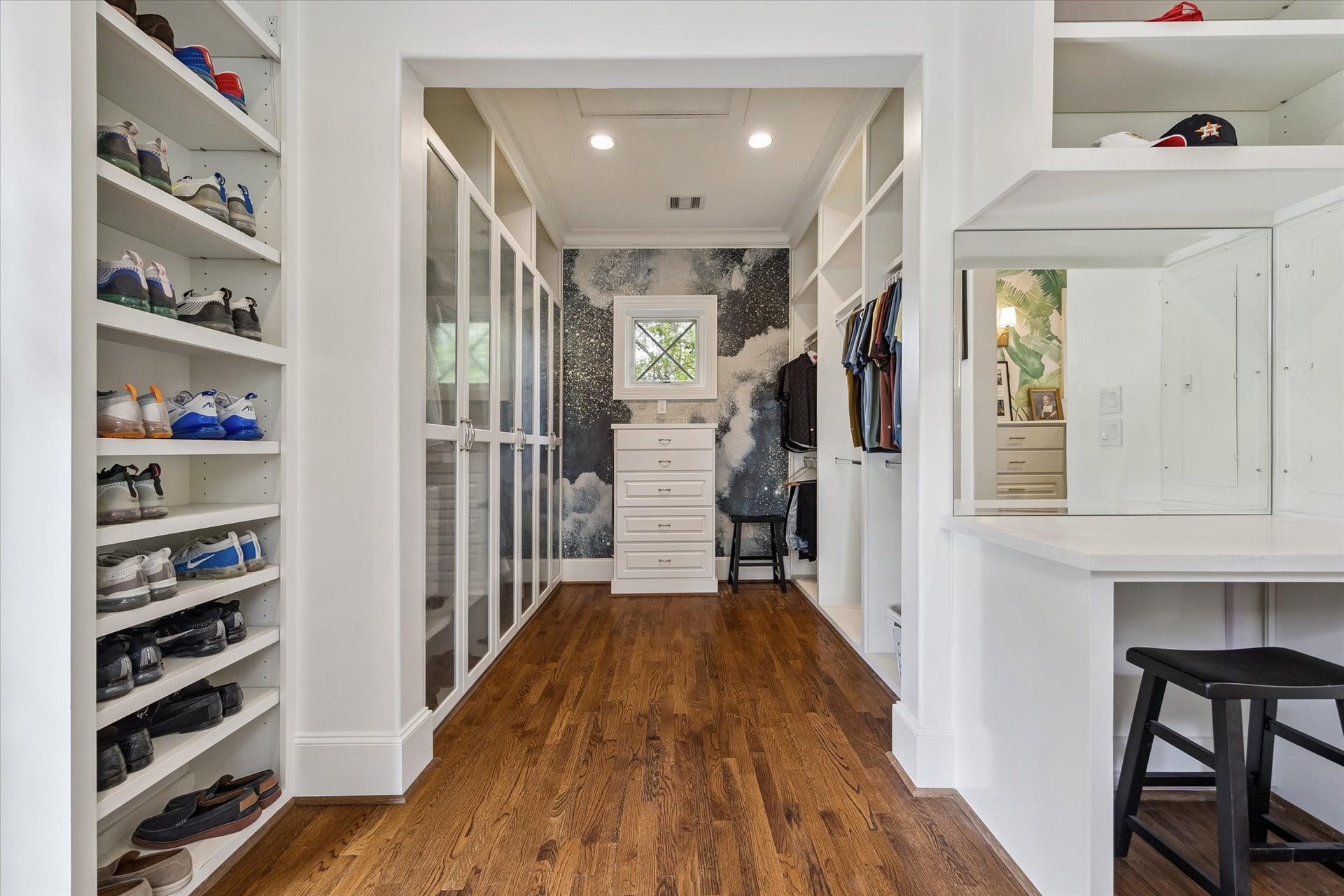 24 Crestwood Drive, Houston, TX 77007 24 Crestwood Drive, Houston, TX 77007