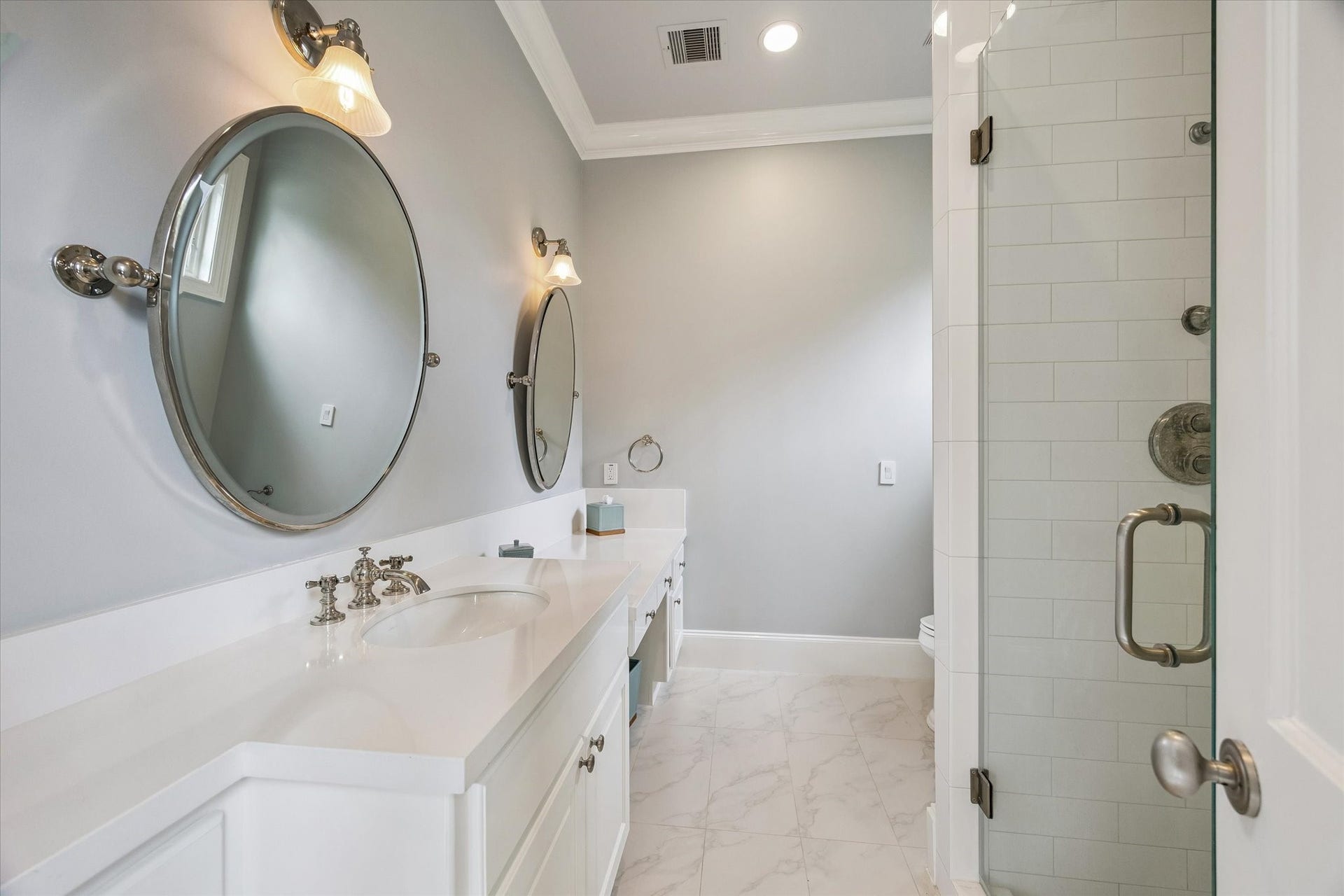 24 Crestwood Drive, Houston, TX 77007 24 Crestwood Drive, Houston, TX 77007