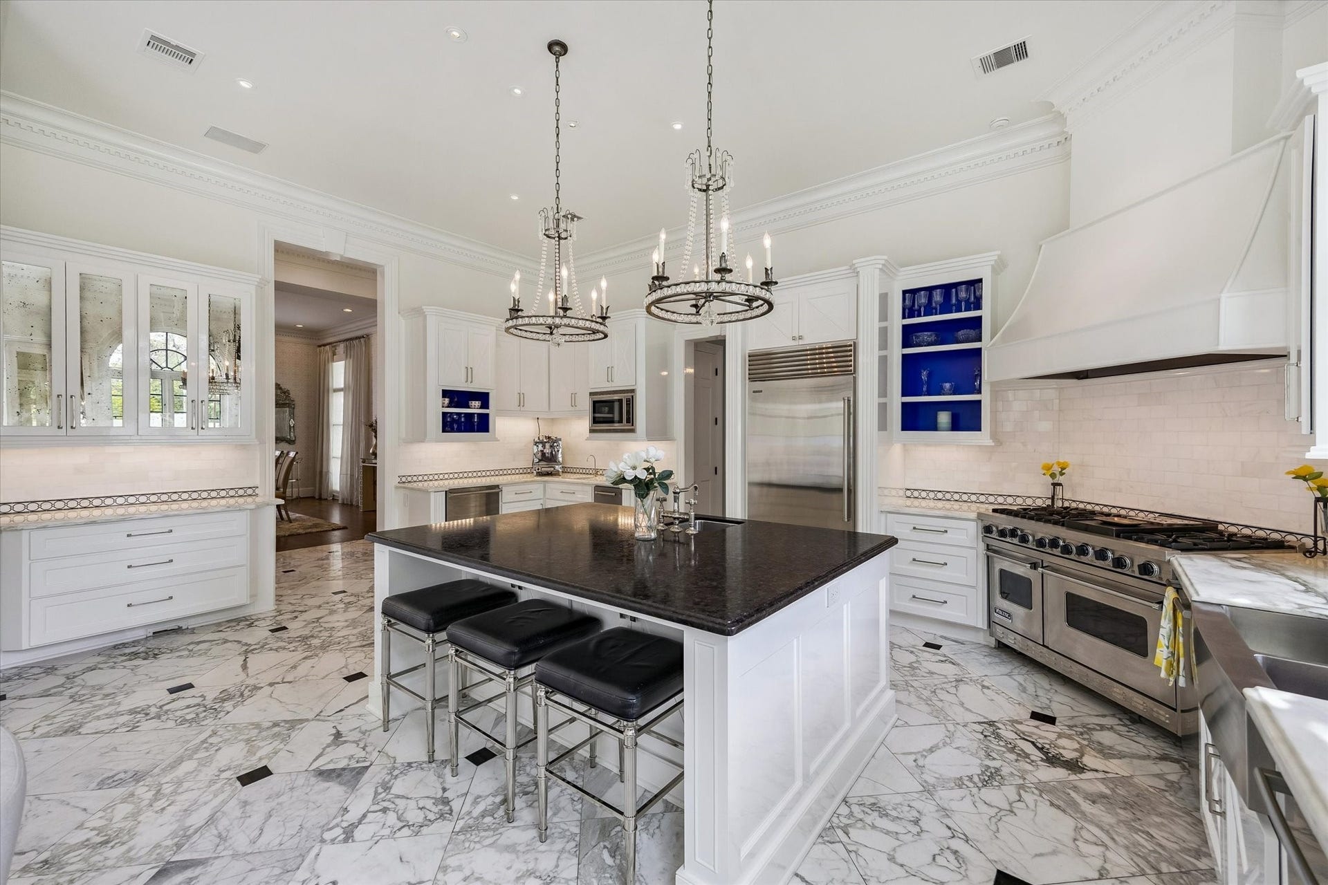 24 Crestwood Drive, Houston, TX 77007 24 Crestwood Drive, Houston, TX 77007
