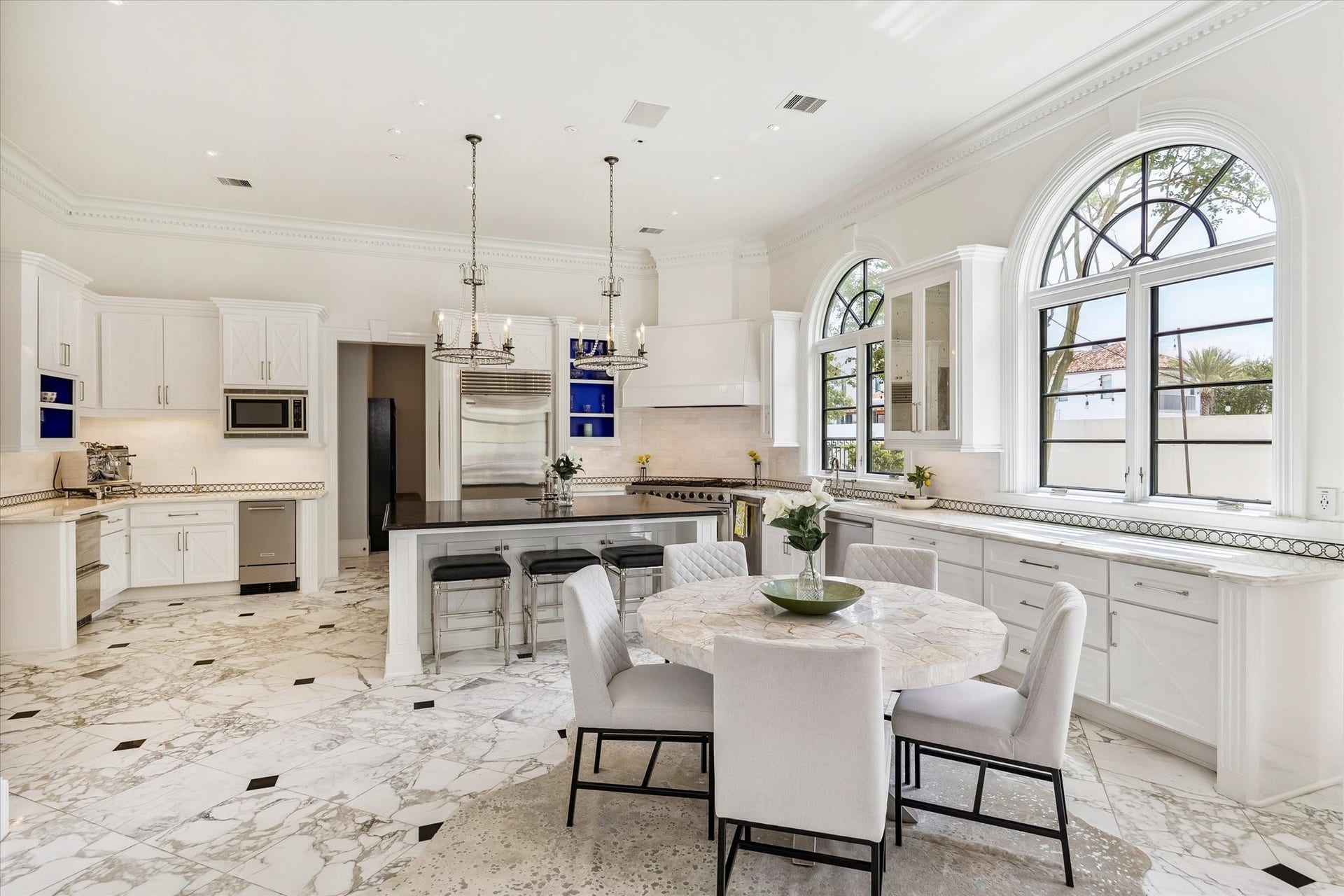 24 Crestwood Drive, Houston, TX 77007 24 Crestwood Drive, Houston, TX 77007