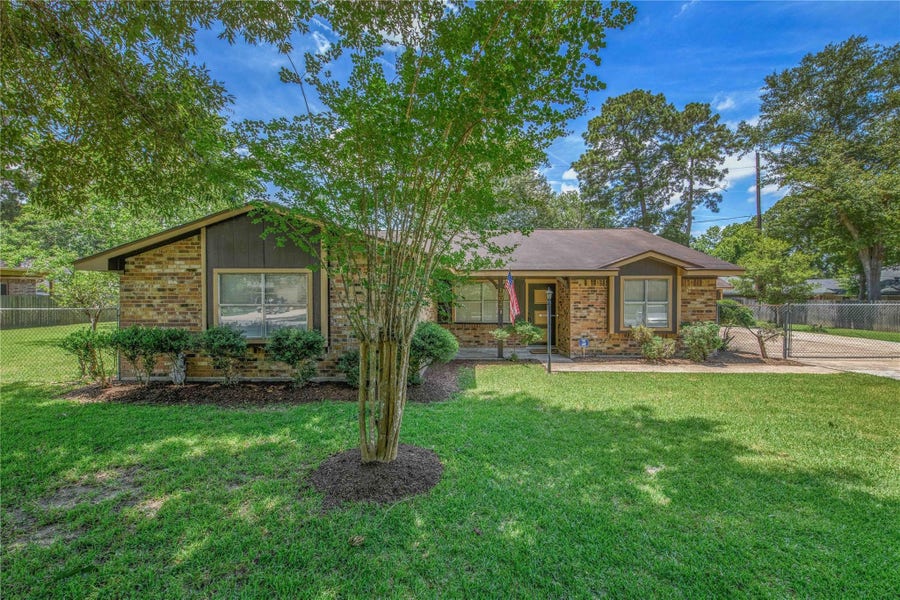 Property photo for 19023 Lakeshire Street, Humble, TX