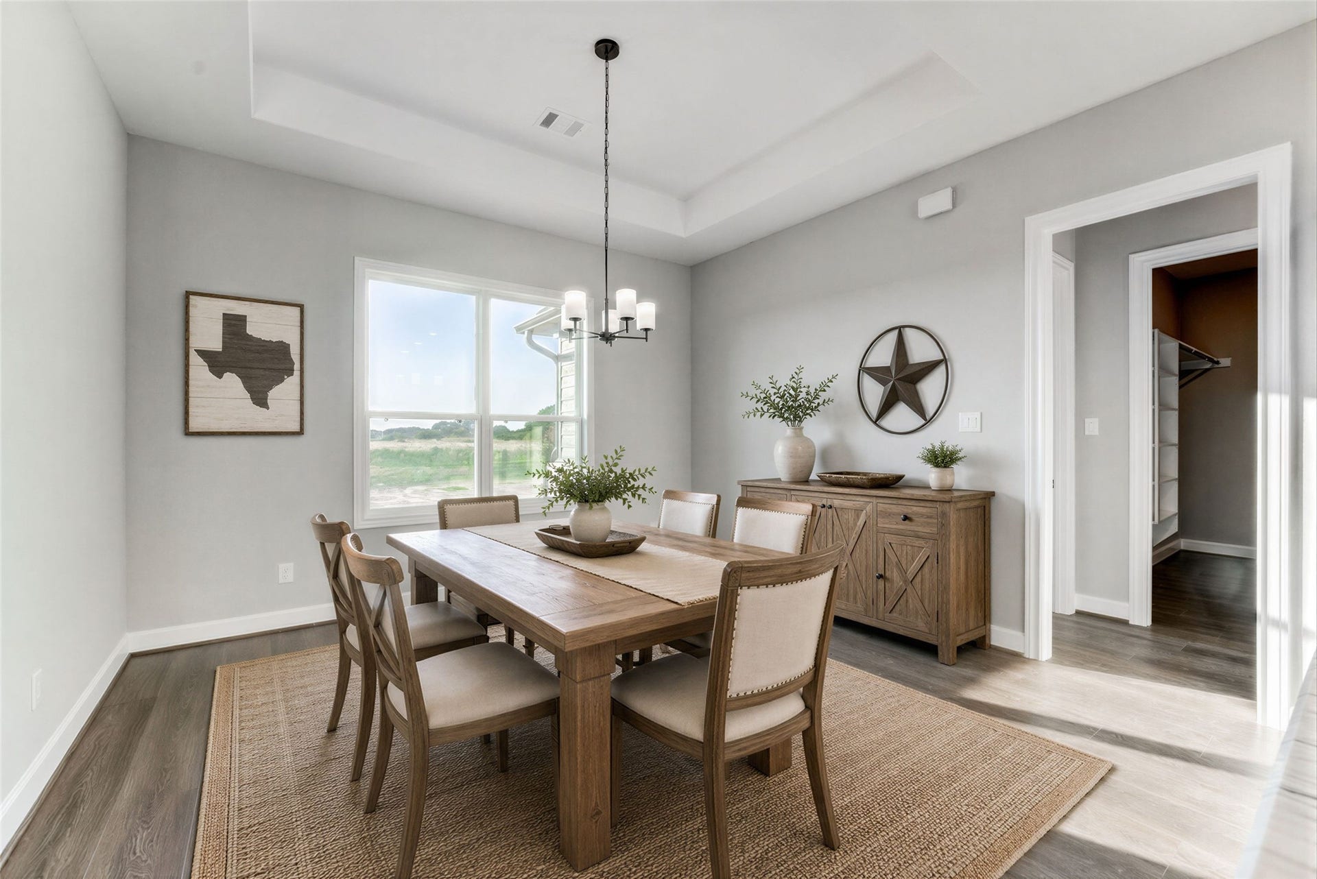 1819 Rymal Ranch Road, Alvin, TX 77511 A welcoming dining space where family meals become cherished memories.