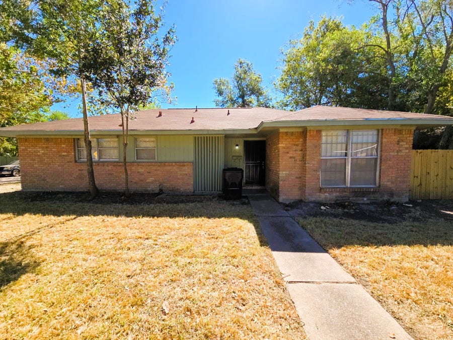 Property photo for 4203 Wuthering Heights Drive, Houston, TX