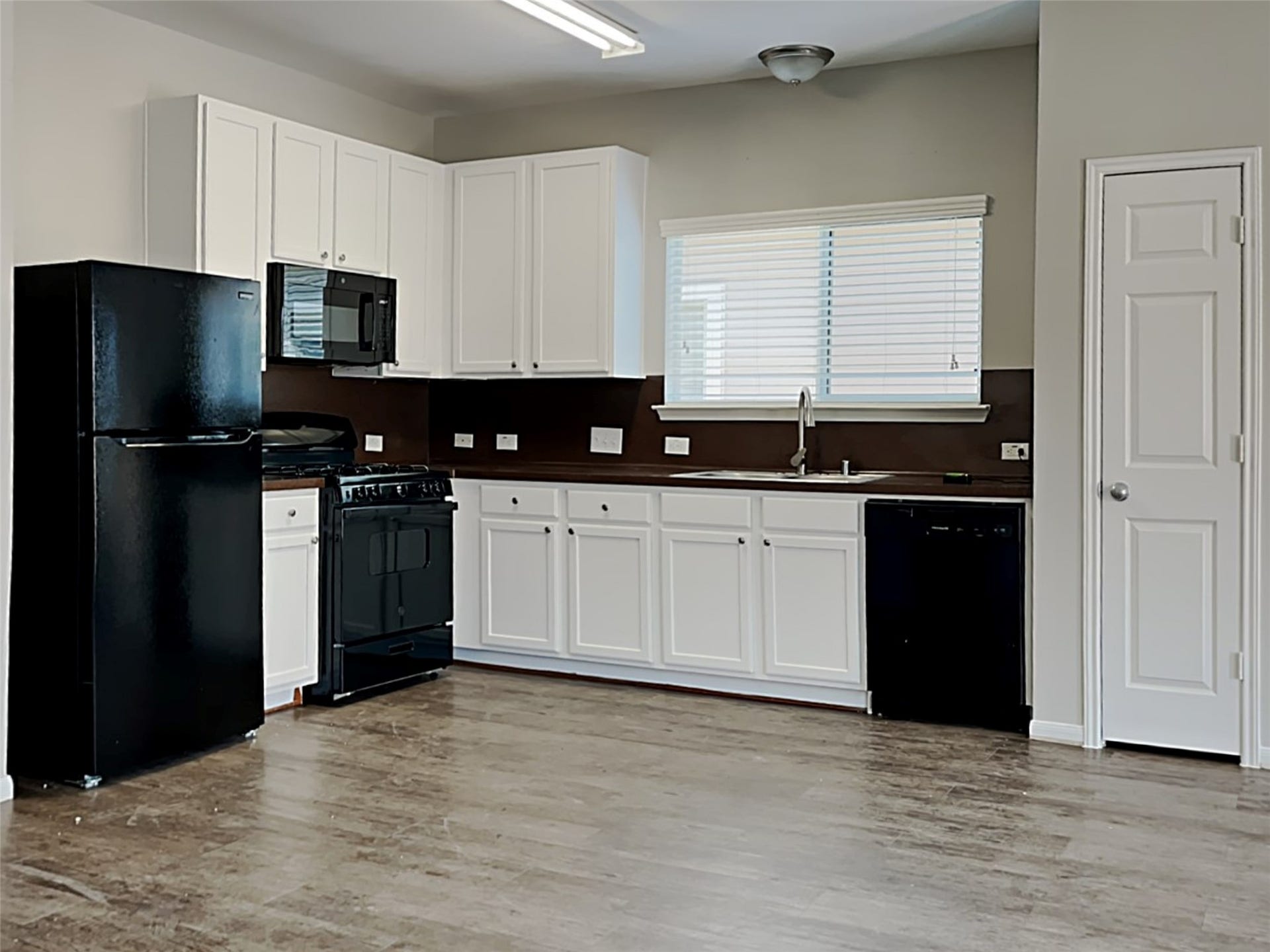 4065 Mossy Place Lane, Spring, TX 77388 4065 Mossy Place Lane, Spring, TX 77388