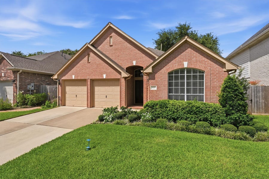 Property photo for 603 Avery Drive, Sugar Land, TX
