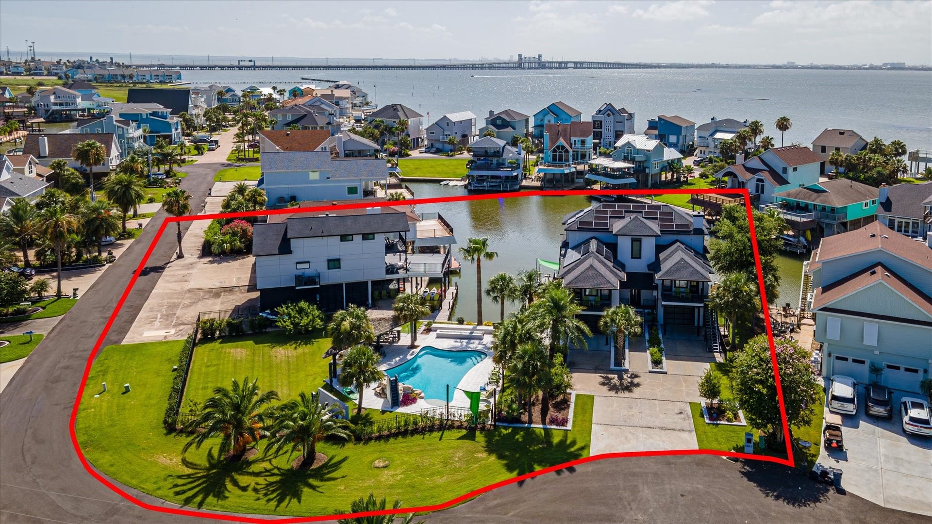 1047 & 1027 Long Reach Drive, Tiki Island, TX 77554 Propety