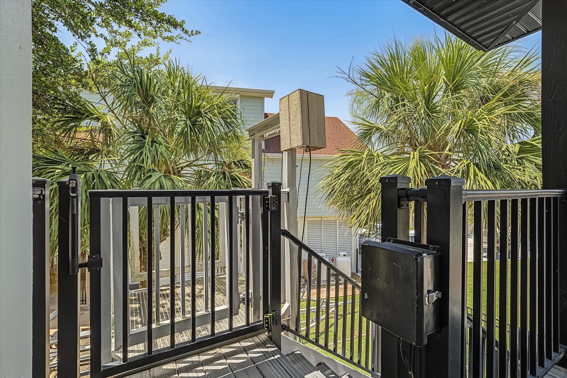 1047 & 1027 Long Reach Drive, Tiki Island, TX 77554 Transportation lift system/ elevator for Main house