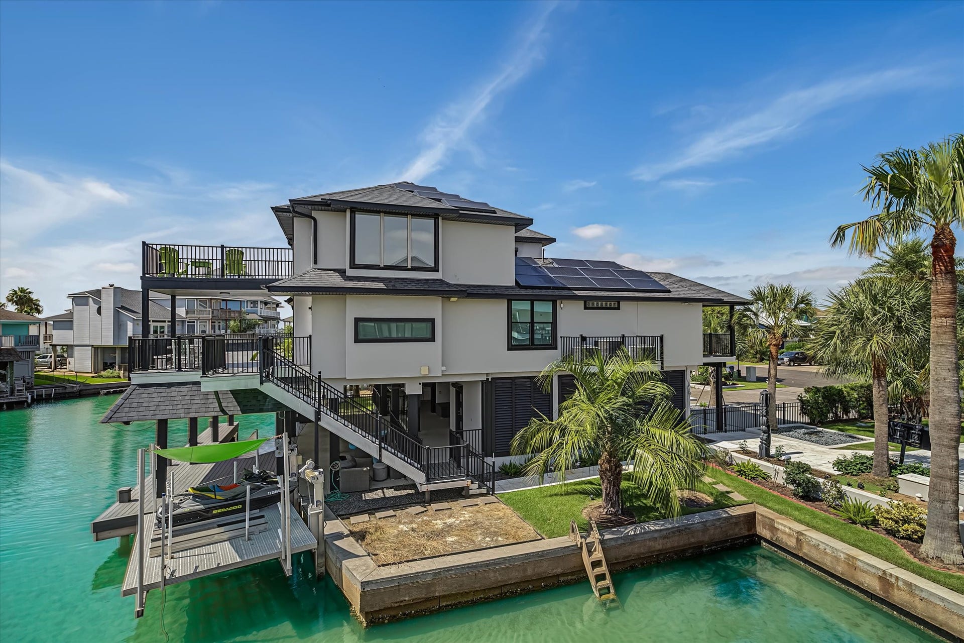 1047 & 1027 Long Reach Drive, Tiki Island, TX 77554 Guest house other view