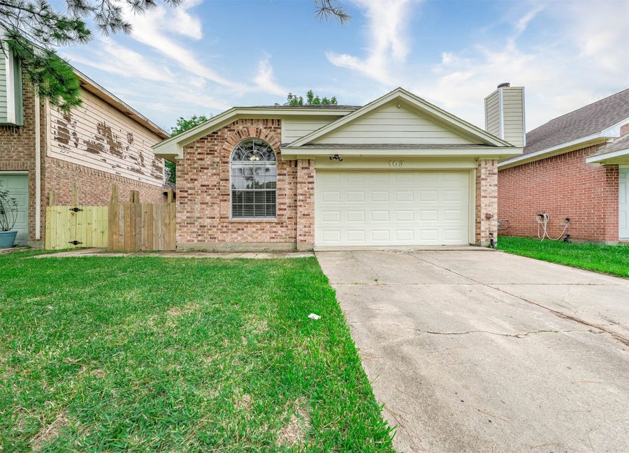 Property photo for 103 Avocado Street, Lake Jackson, TX