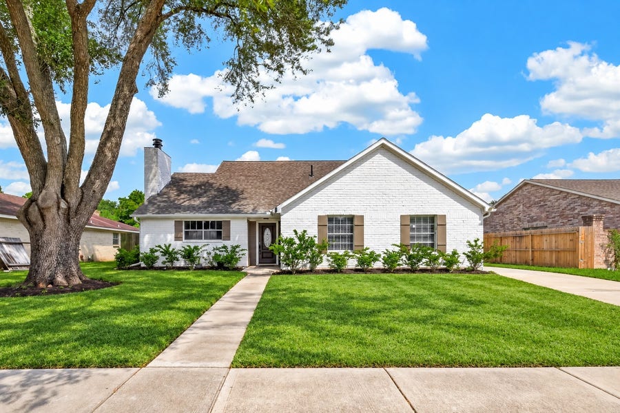 Property photo for 12818 Huntington Field Drive, Houston, TX