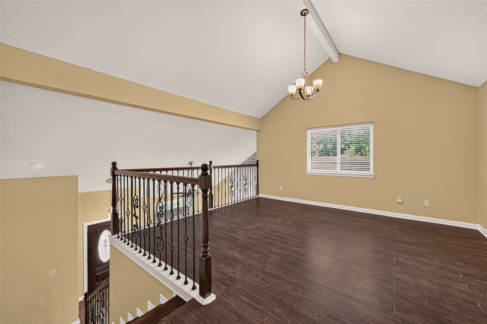 12818 Huntington Field Drive, Houston, TX 77099 Loft area