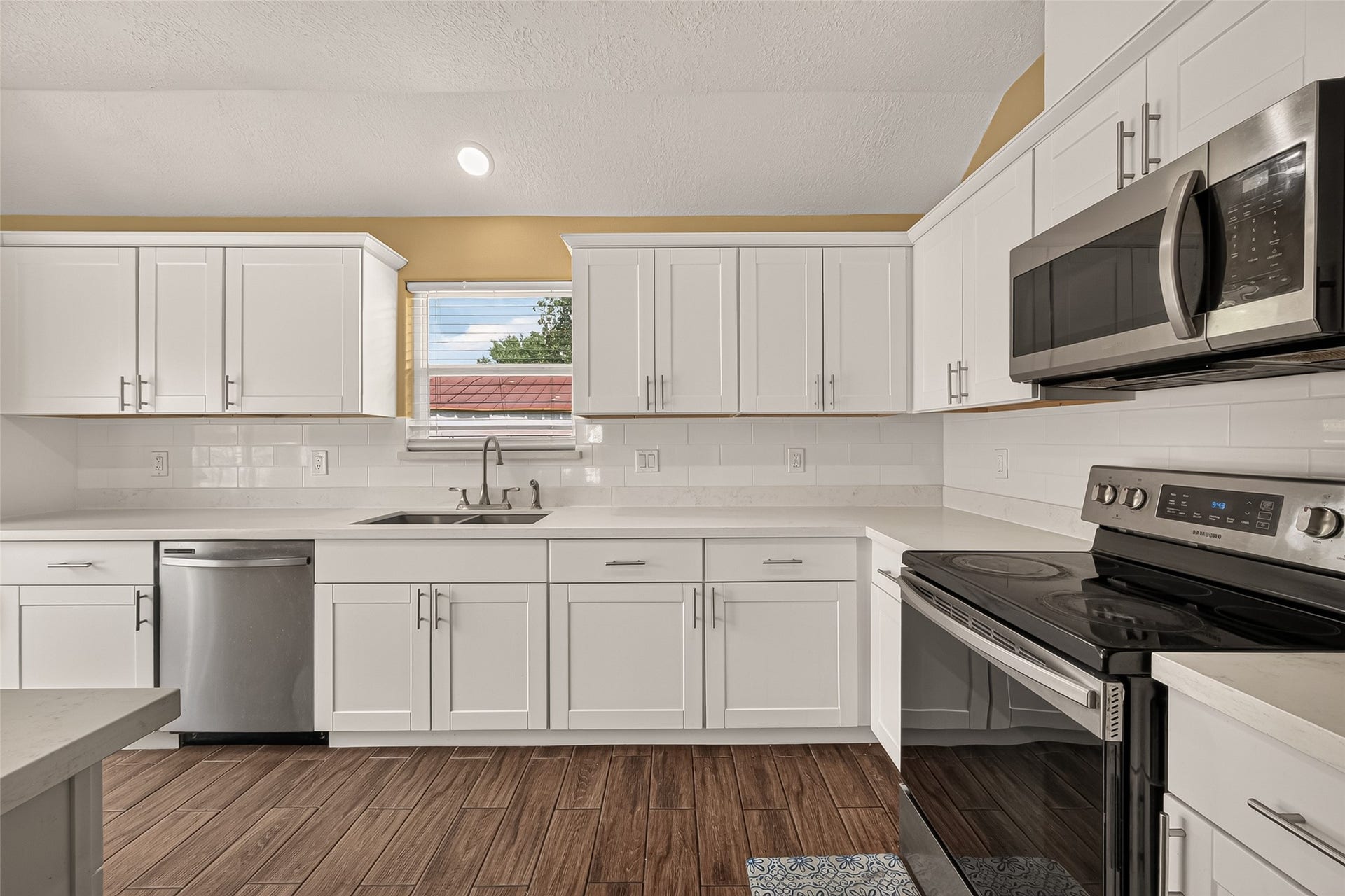 12818 Huntington Field Drive, Houston, TX 77099 12818 Huntington Field Drive, Houston, TX 77099