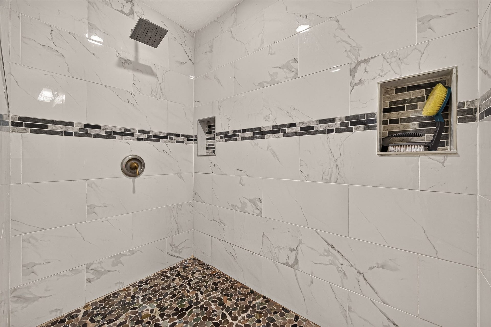 12818 Huntington Field Drive, Houston, TX 77099 12818 Huntington Field Drive, Houston, TX 77099