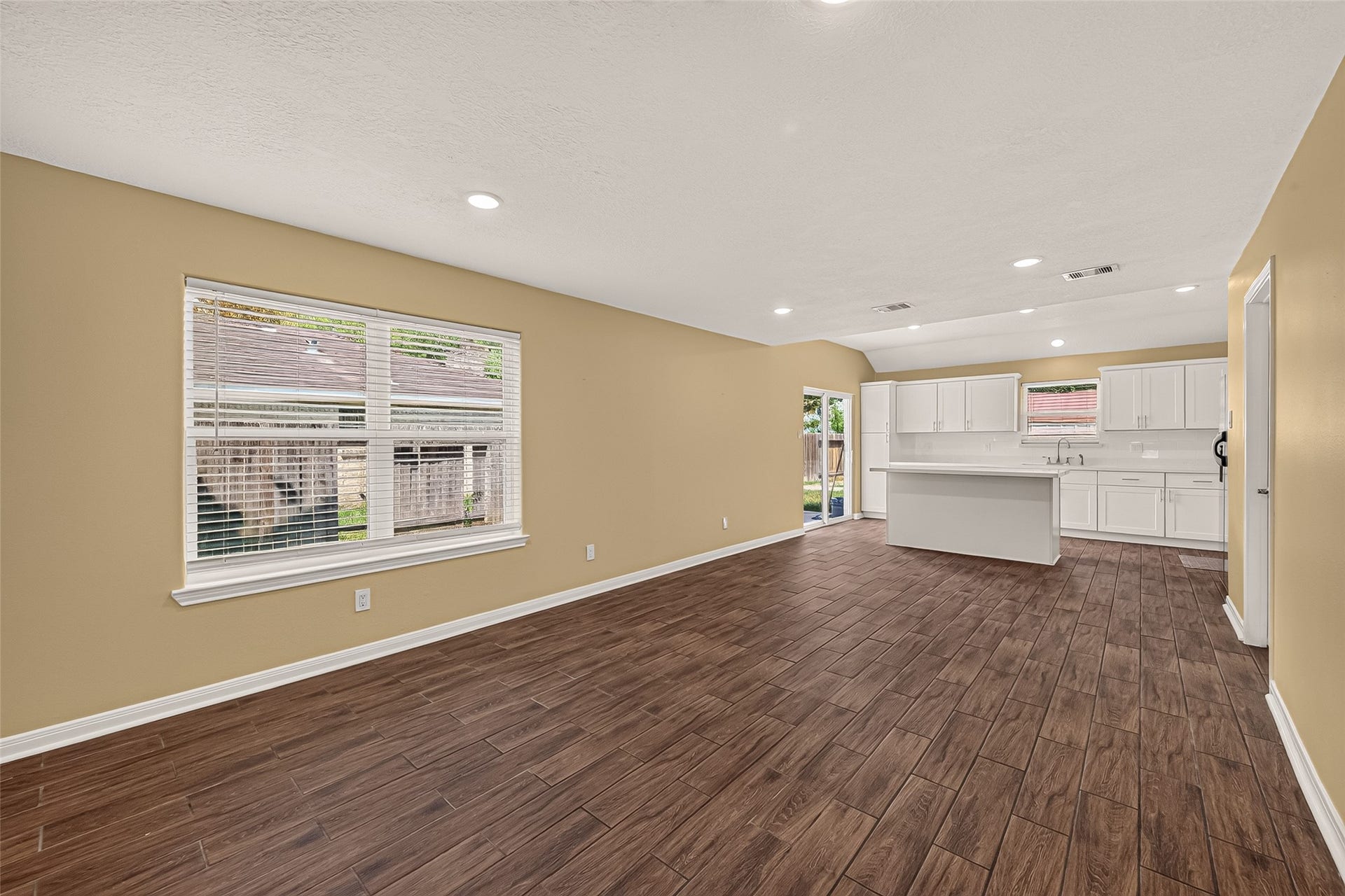 12818 Huntington Field Drive, Houston, TX 77099 Dining Room
